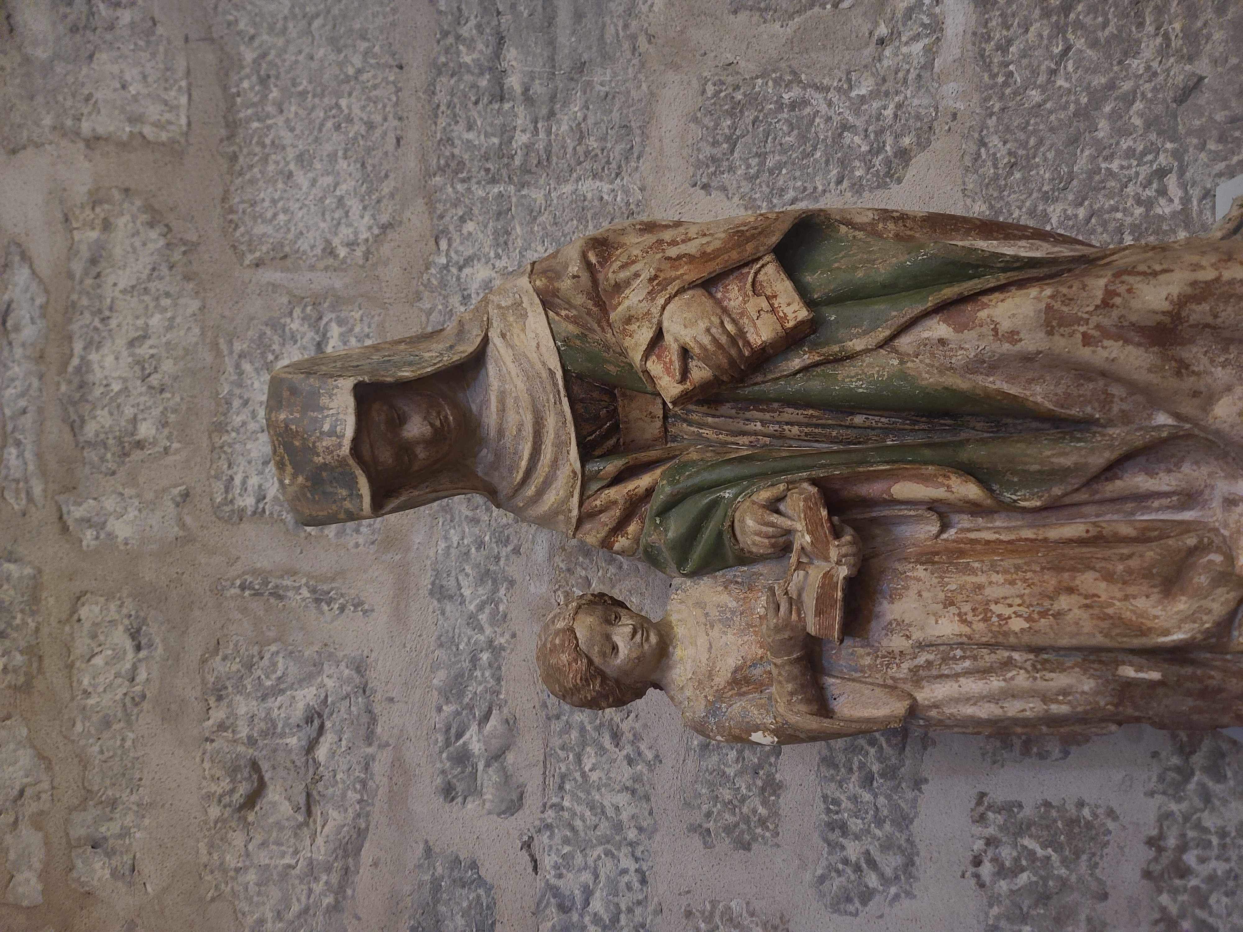 ©Audrey.T_statue_Collegiale_Saint_hippolyte