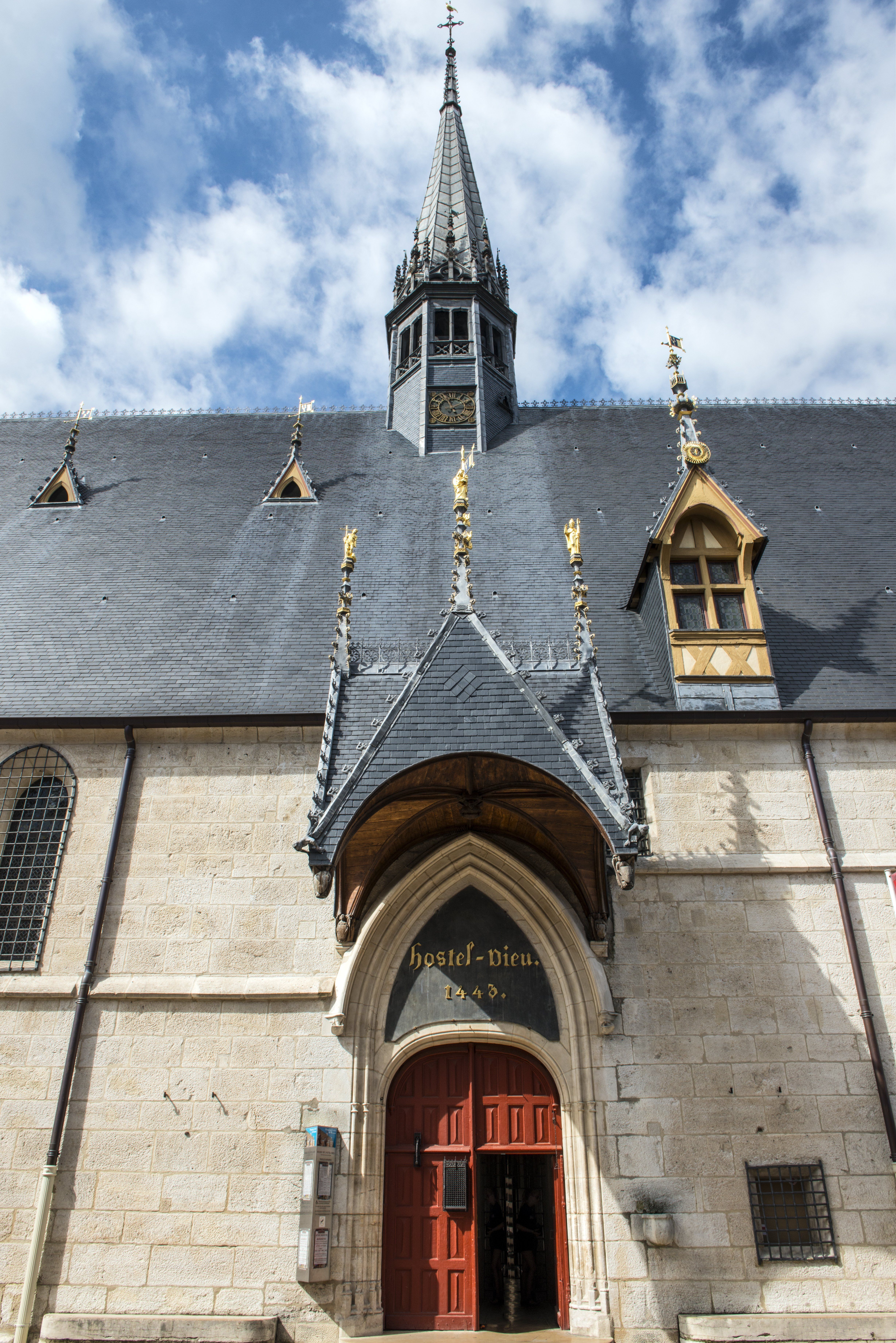 Entrée de l'Hôtel-Dieu