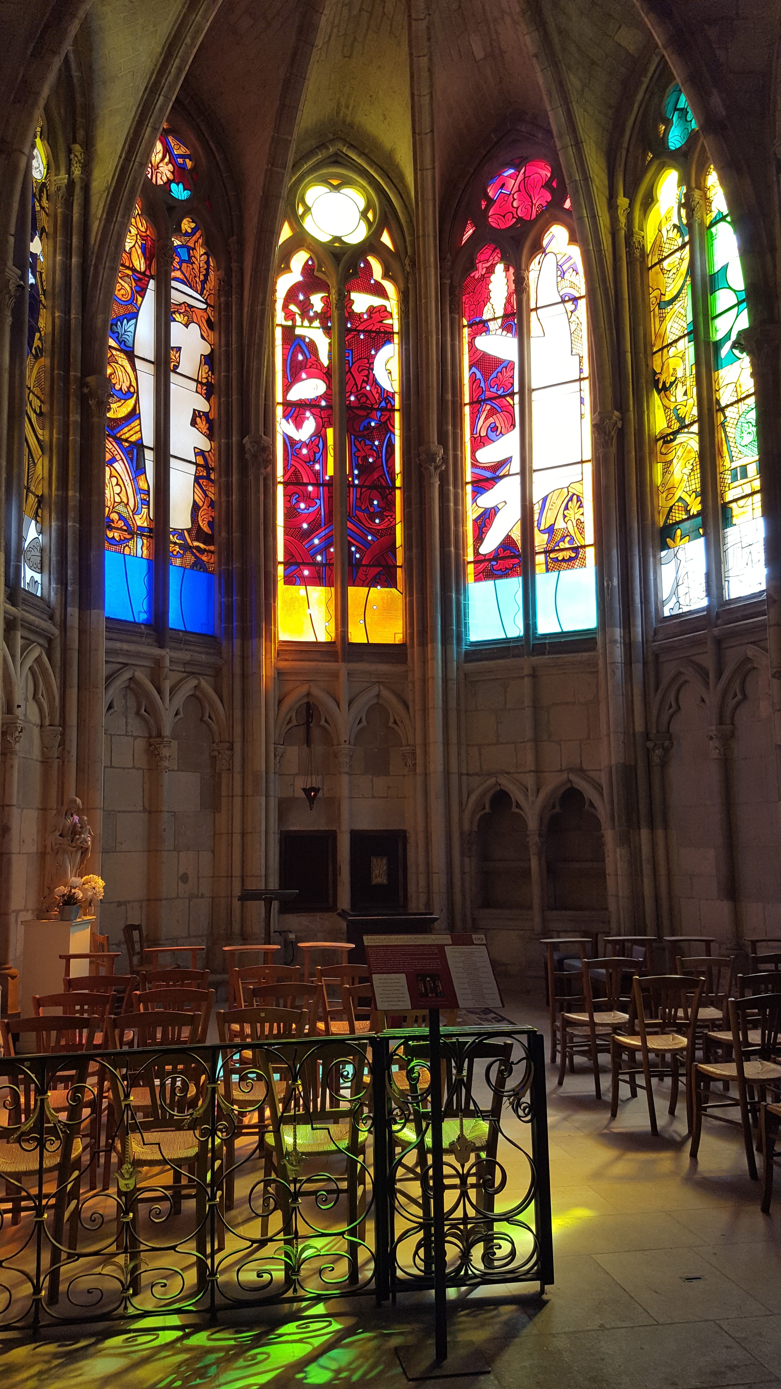 Nef de la Cathédrale St Cyr et Ste Julitte