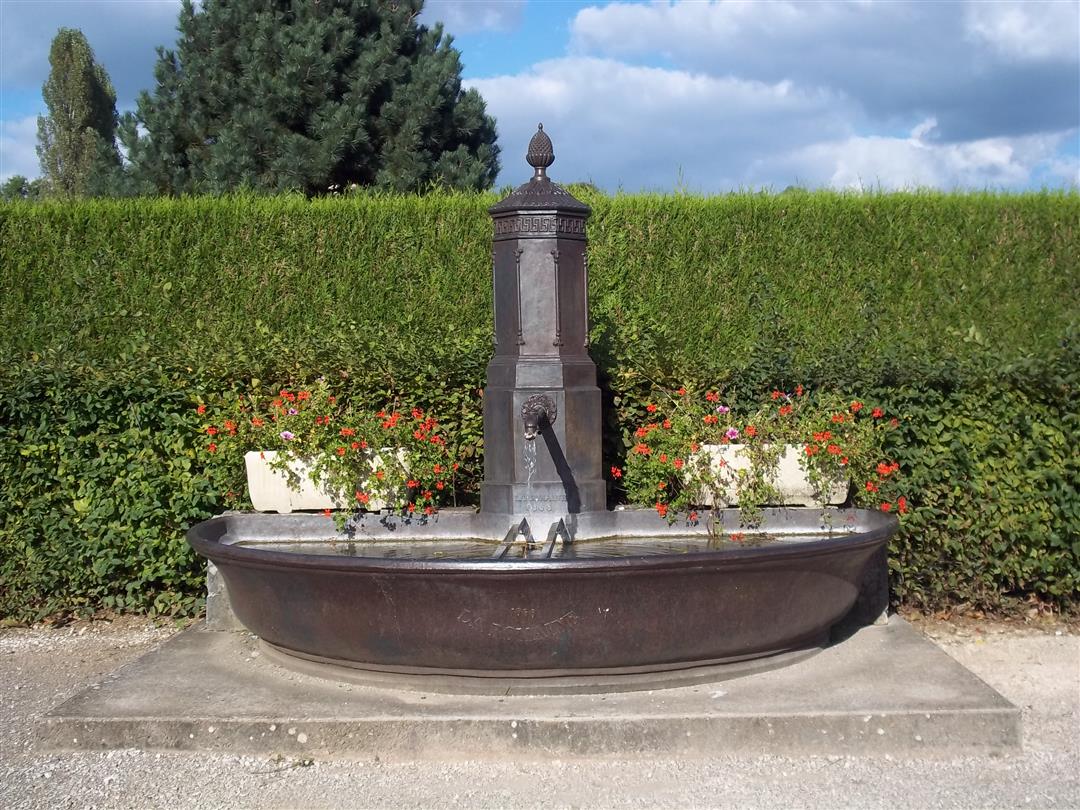 Fontaines, lavoirs et abreuvoirs de Pin