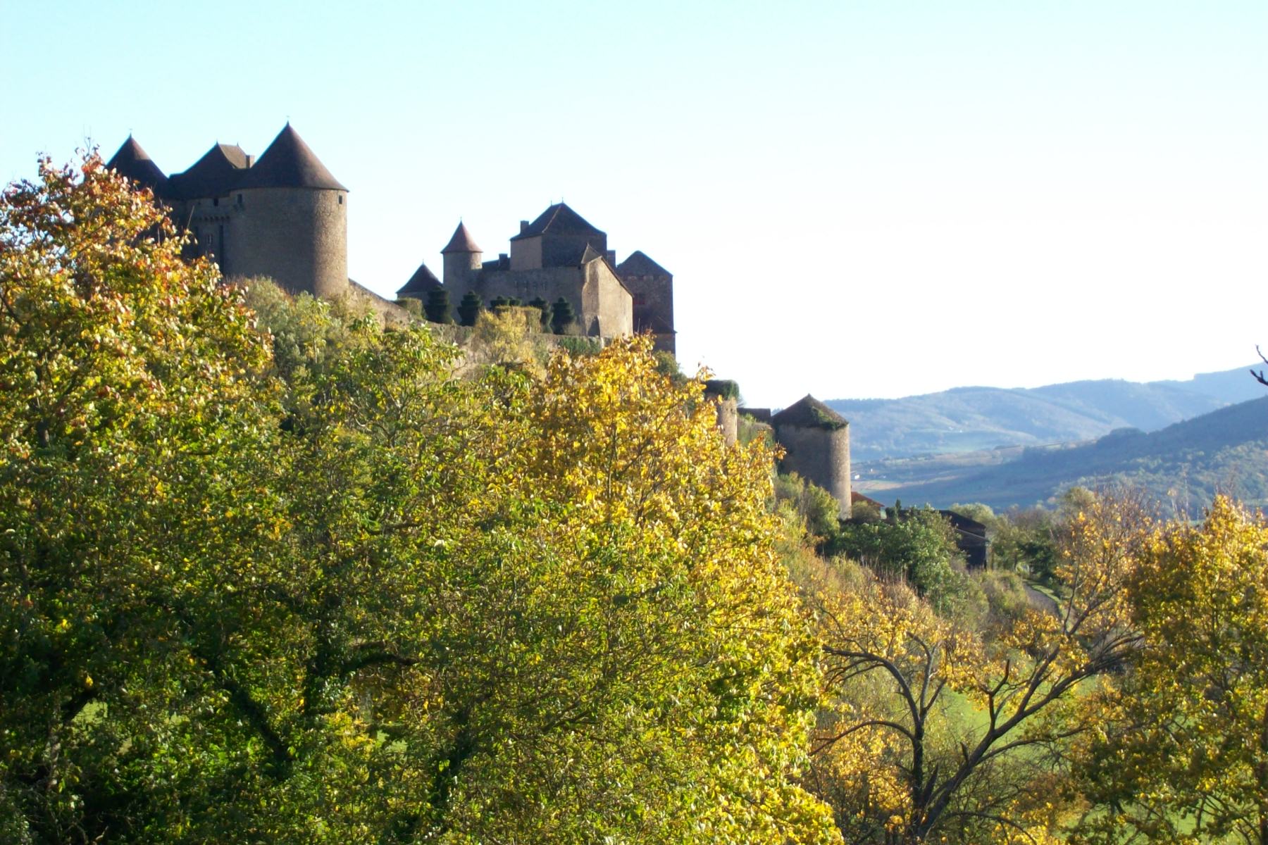 Berzé le Châtel