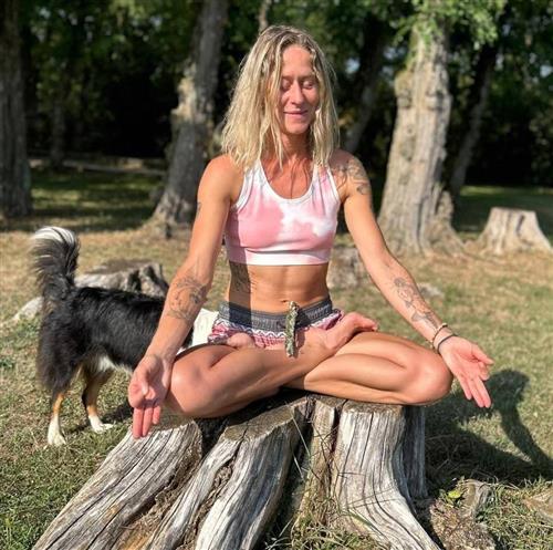 Hatha Yoga Laura