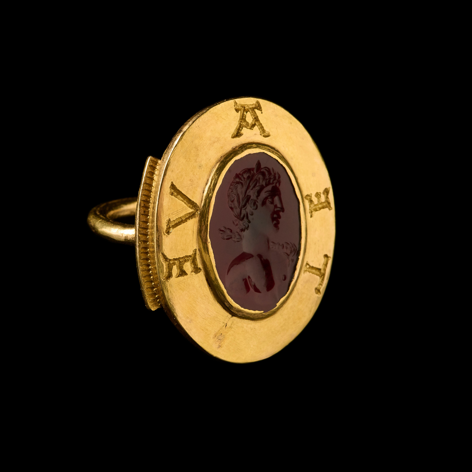 Bague sigillaire_Cluny, un trésor exceptionnel_ Abbaye de Cluny _juillet 2025 