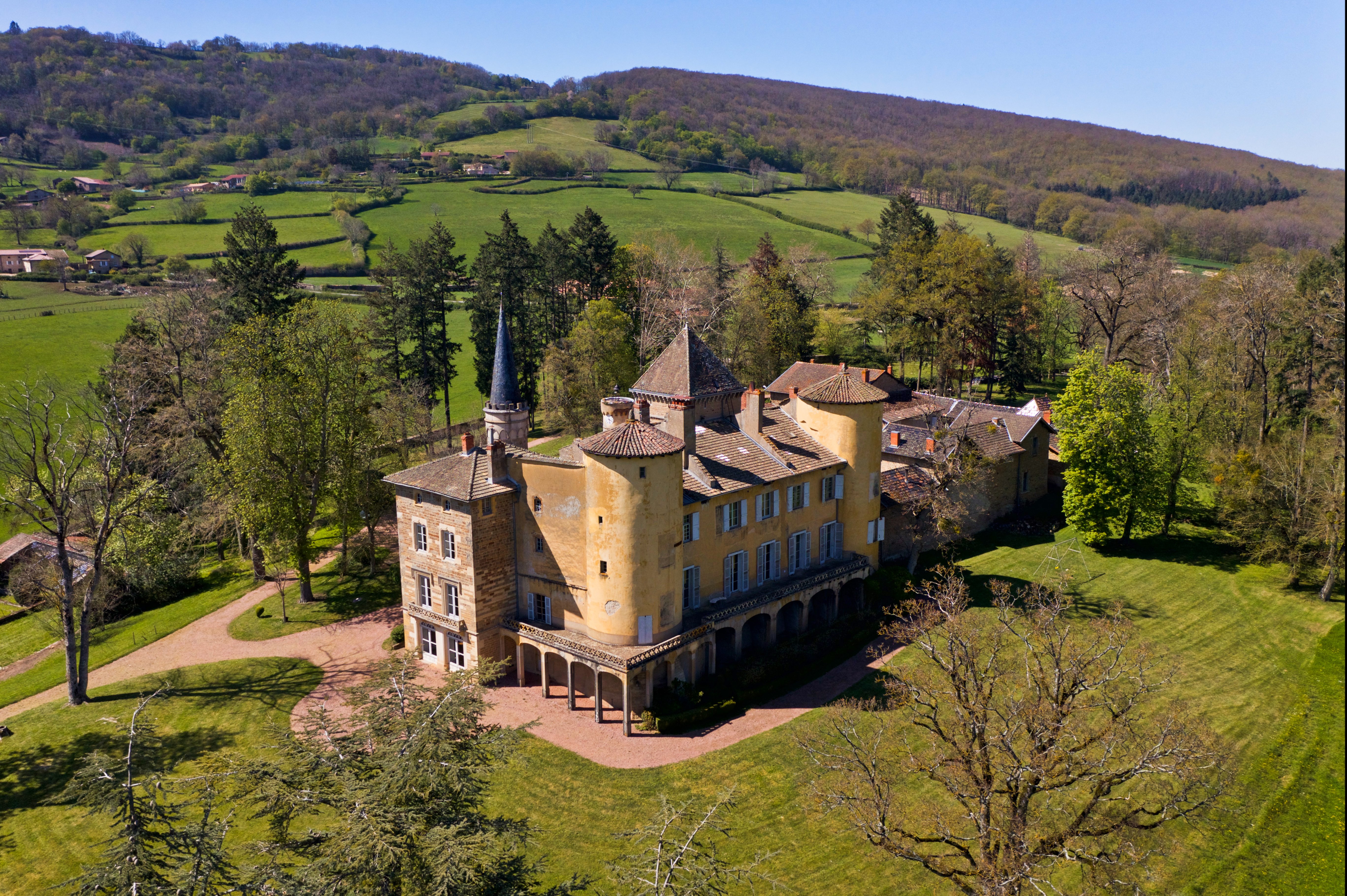 La Route des Châteaux en Bourgogne du sud