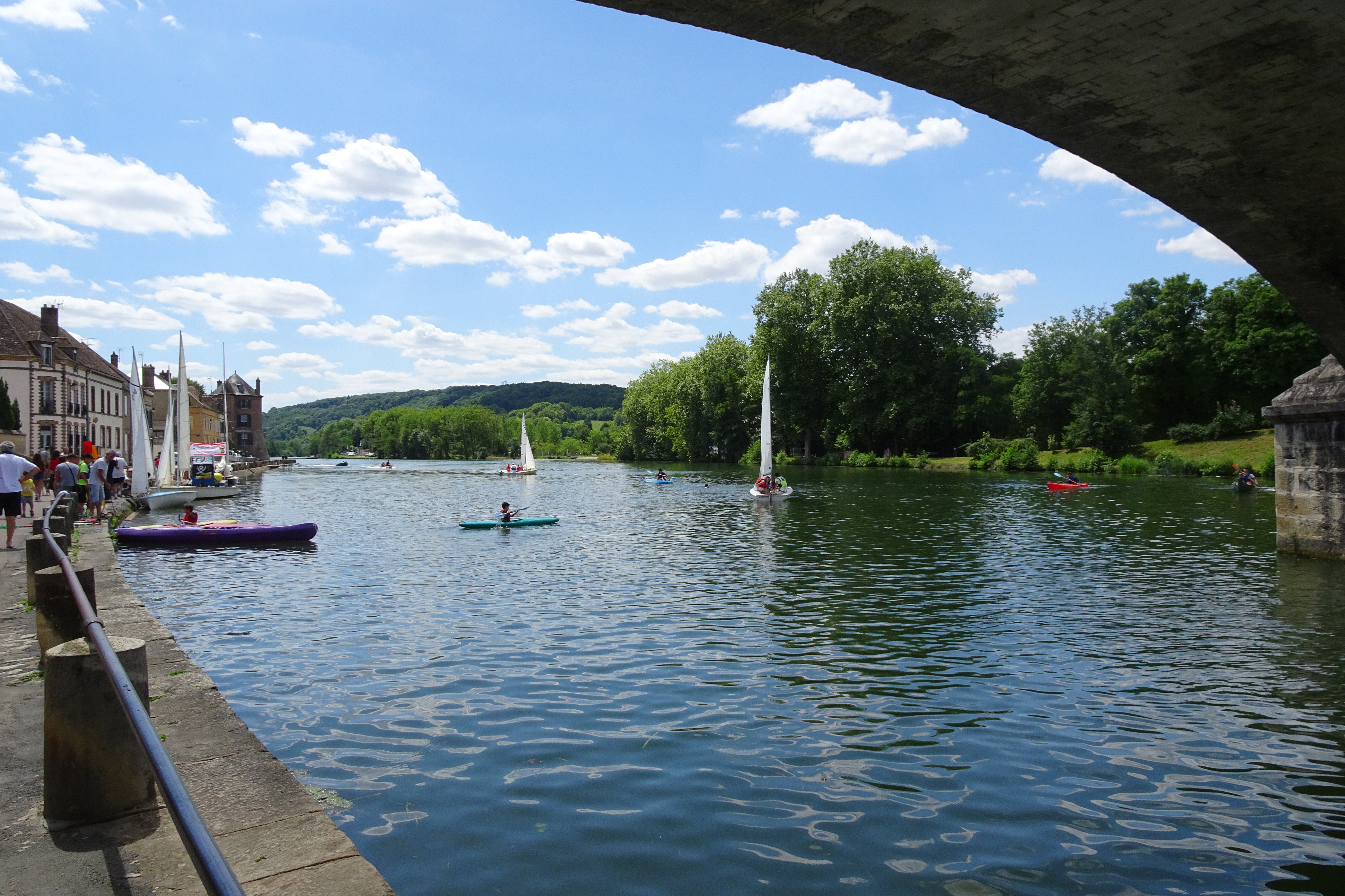 Visite Guidée à Villeneuve-sur-Yonne : Rivière et Mariniers