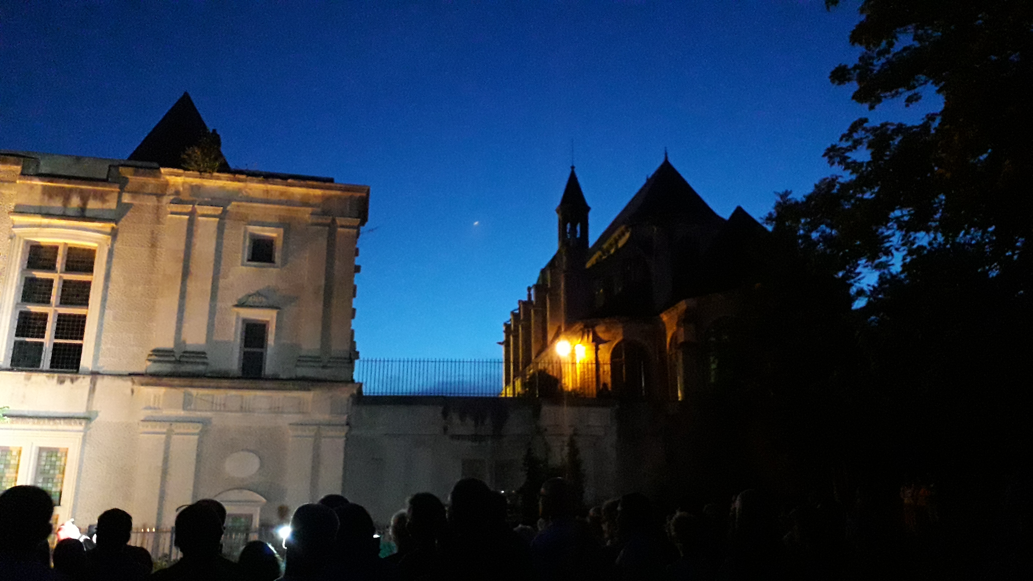 Nuits Maillotines