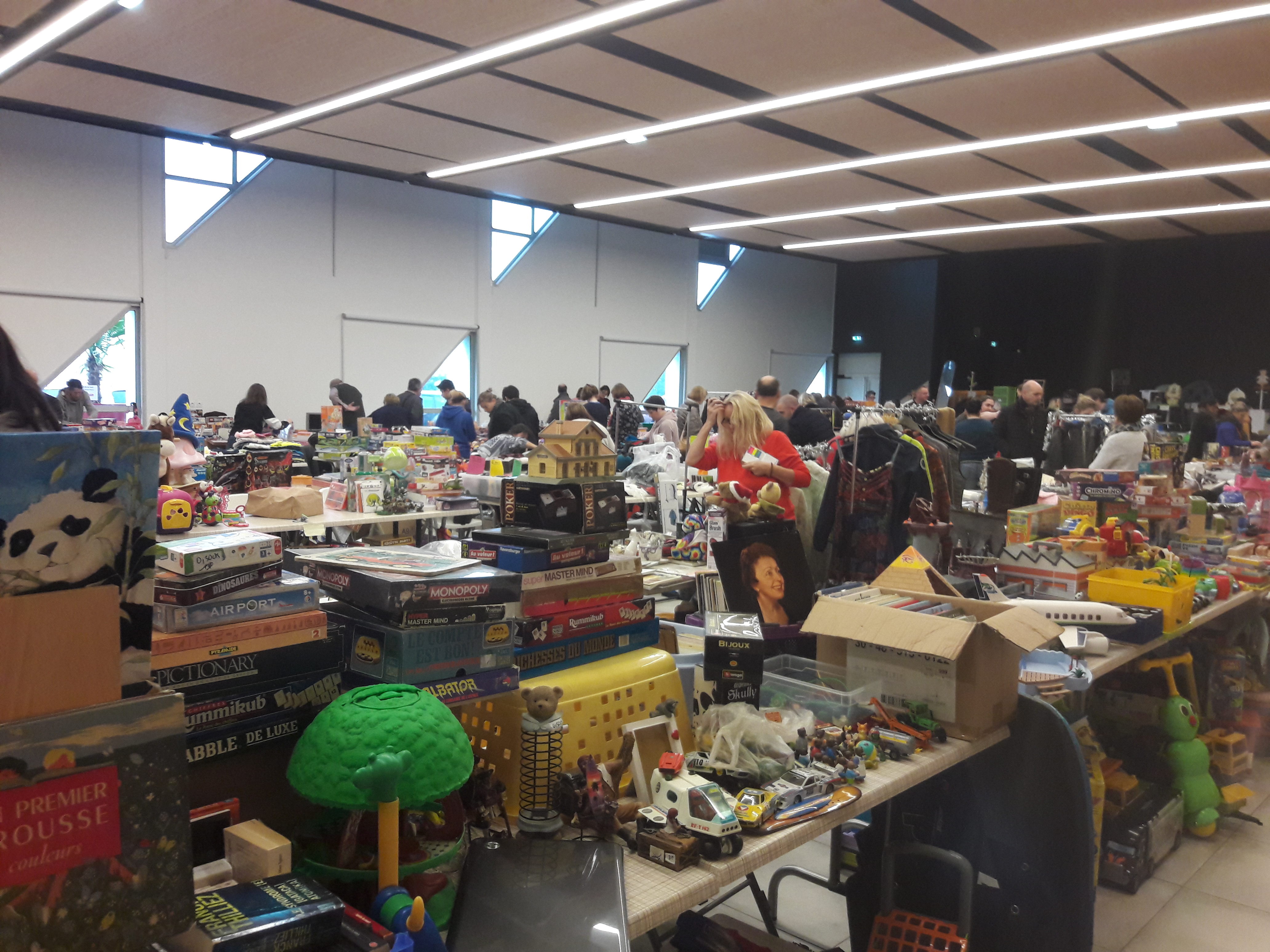 Bourse aux loisirs, jouets et vide dressing