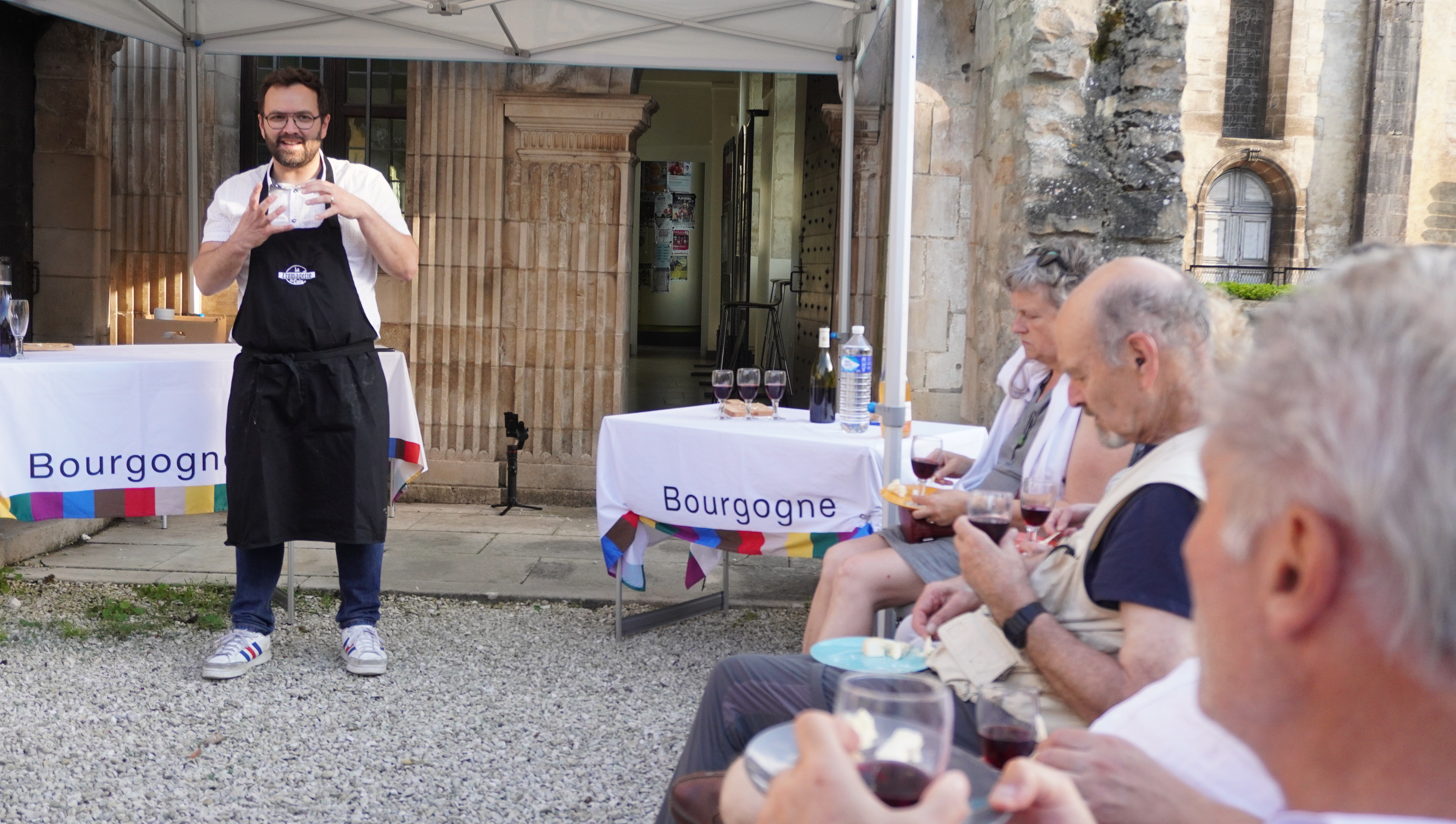 Dégustation fromages vins - La Fromagerie du Coin © Marie SALOMON - OT Châtillonnais (33)