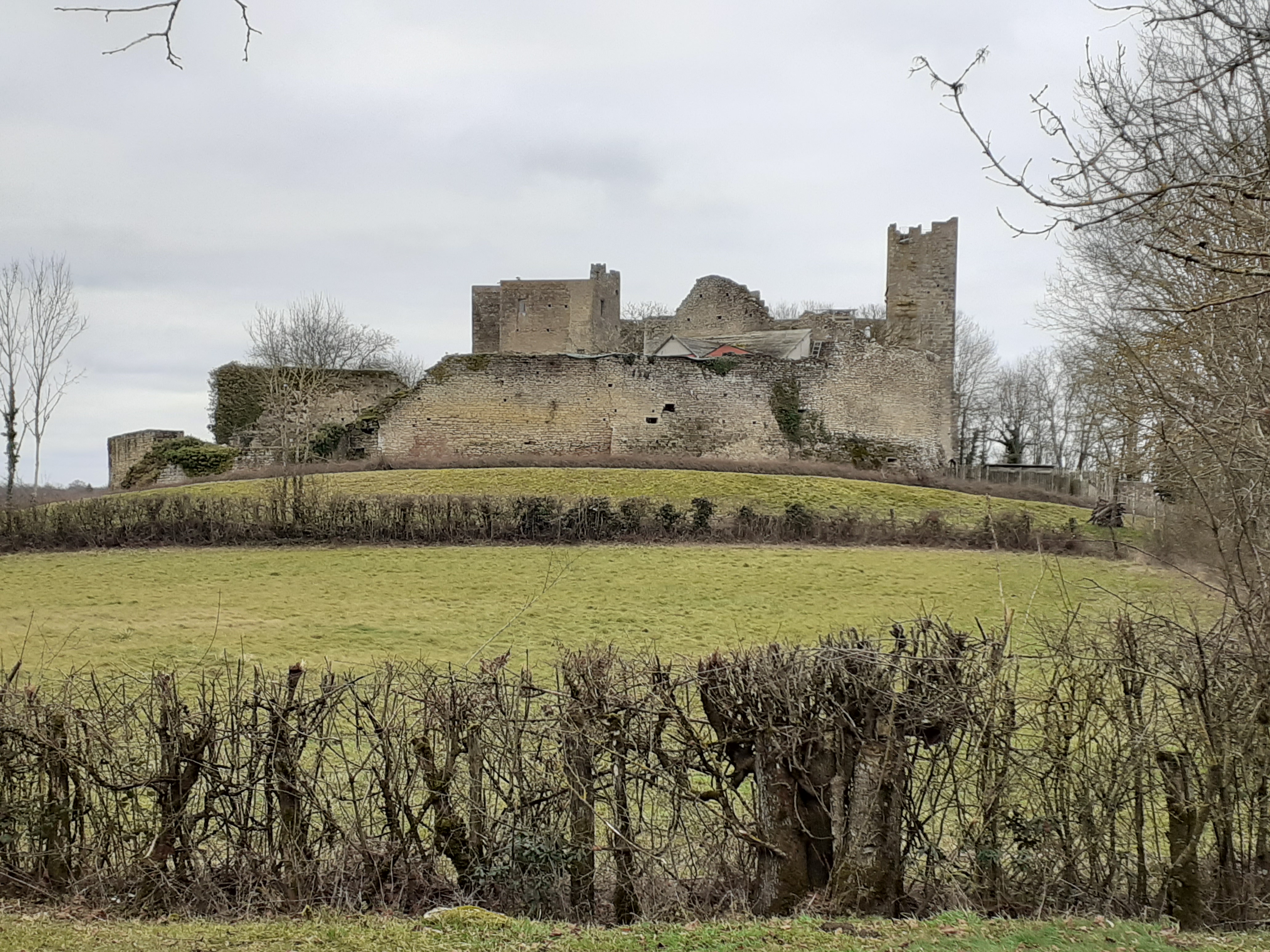chateau de Thil