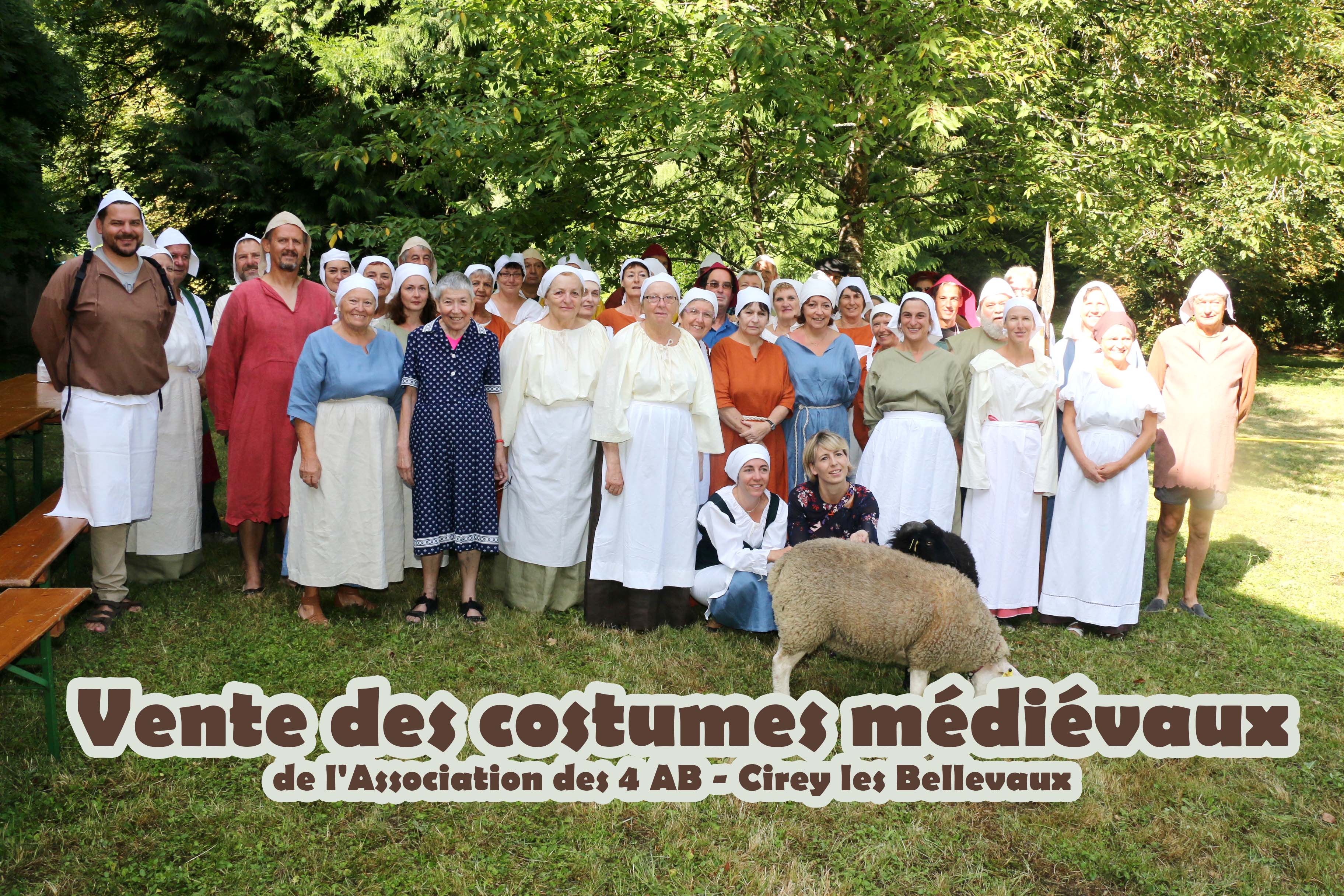 Vente des costumes médiévaux de l'Association des 4 AB