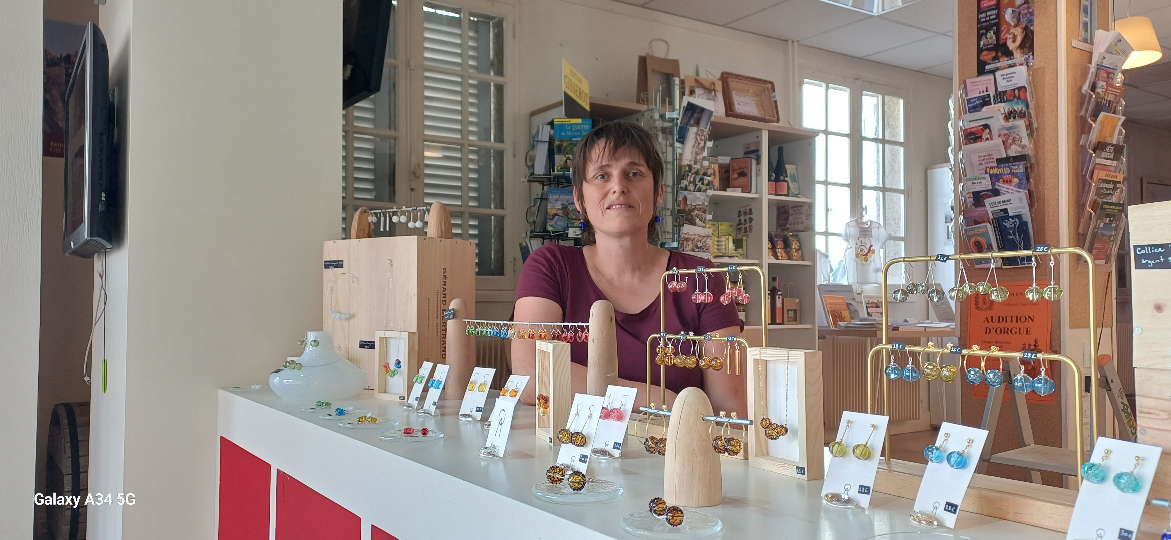 AmosaïcO s'invite dans la vitrine de l'office de tourisme