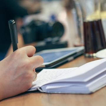 208-illustration_id-1734427498