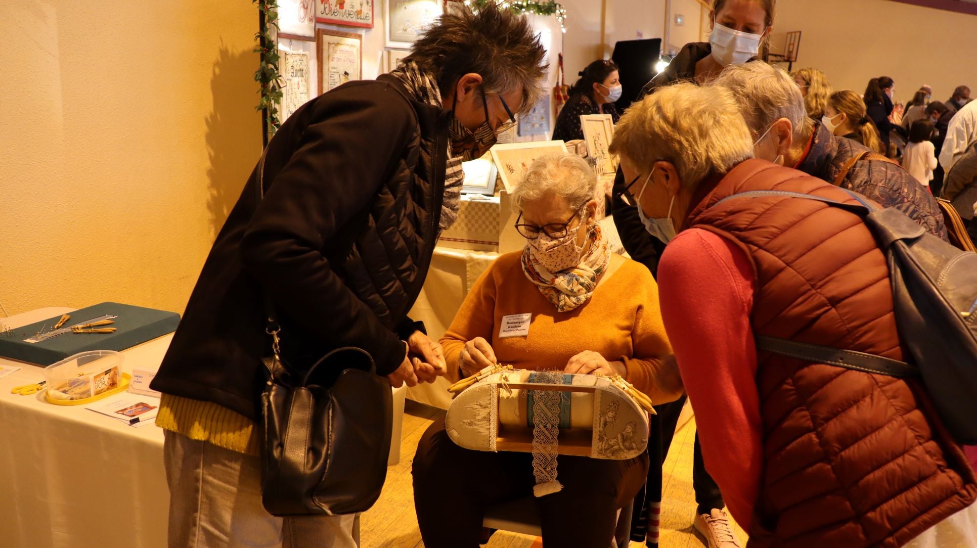 Démontration de dentelle