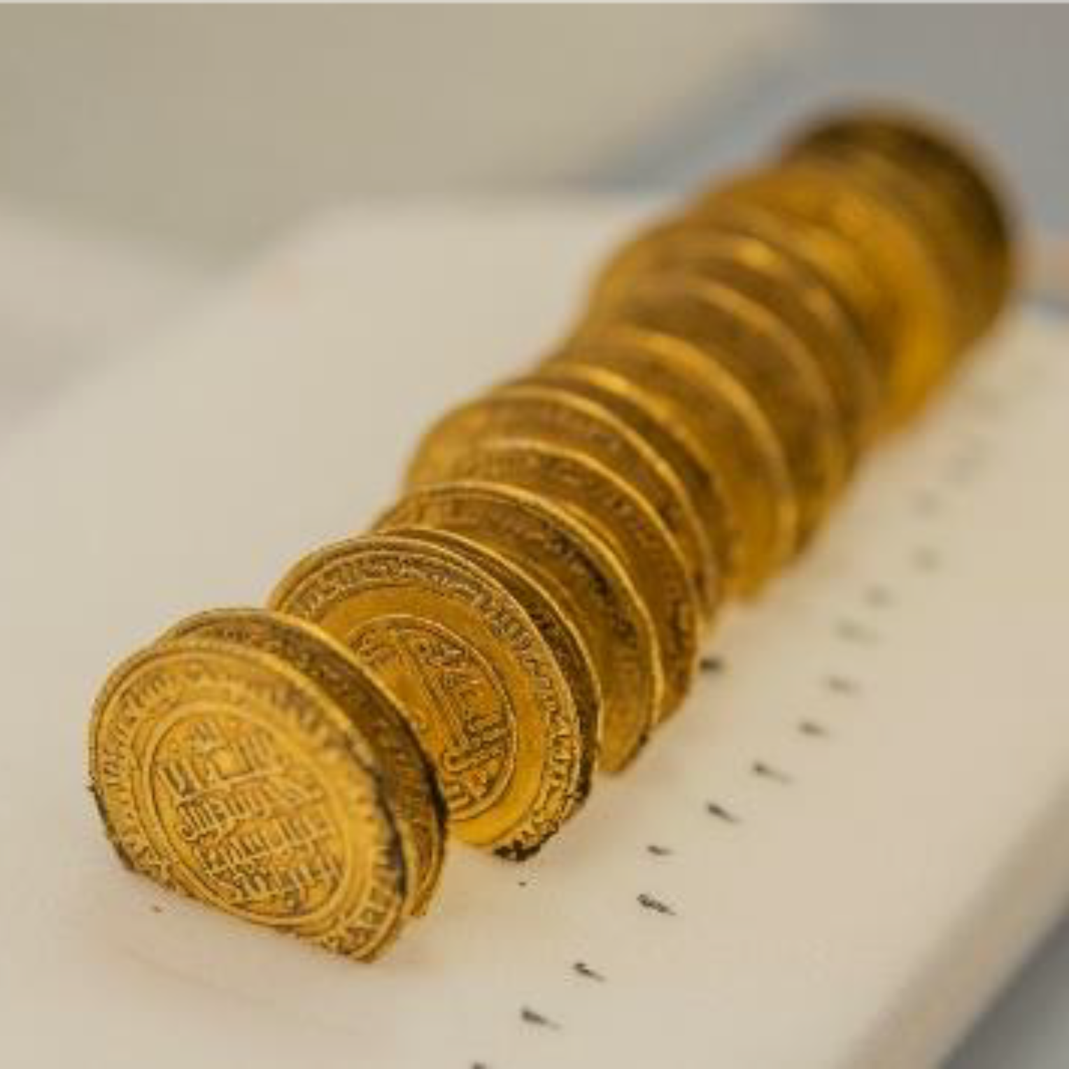 Dinars en or _ Cluny, un trésor excpetionnel _ Abbaye de Cluny _juillet 2025 