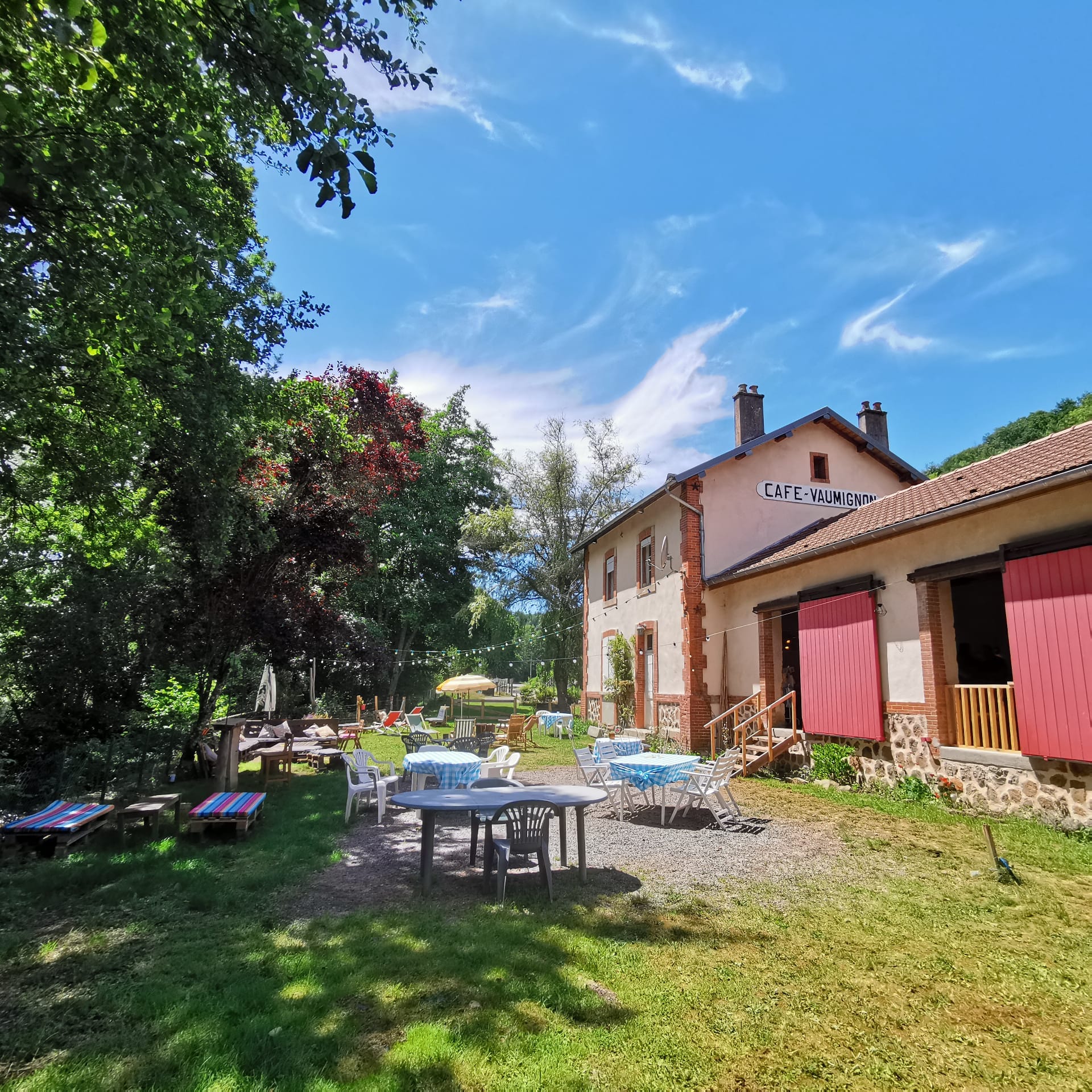 L'Avant Gare — Bars & Cafés à Saône-et-Loire