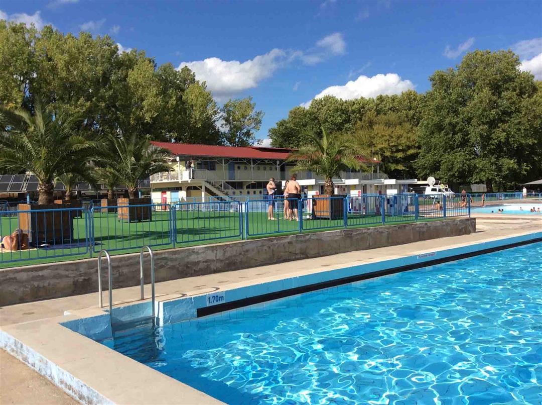 Piscine plein air de Chalezeule