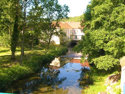 Camping entre les deux ponts