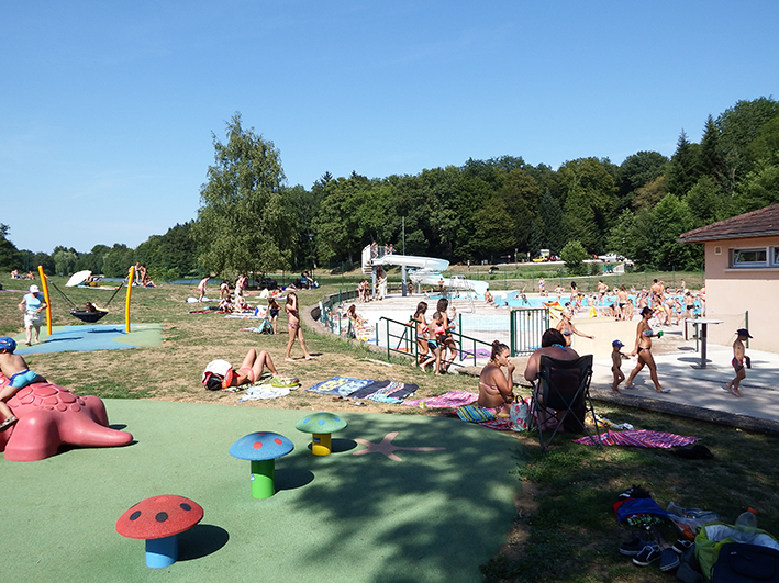 Piscine de plein air à Rioz