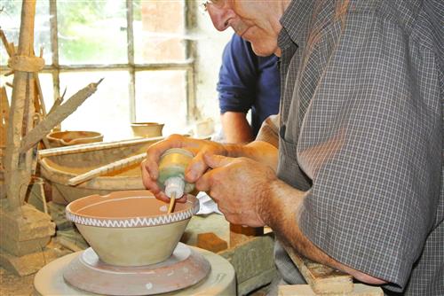 Atelier de poterie traditionnelle de Boult