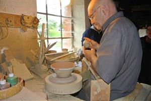 Atelier de poterie traditionnelle de Boult