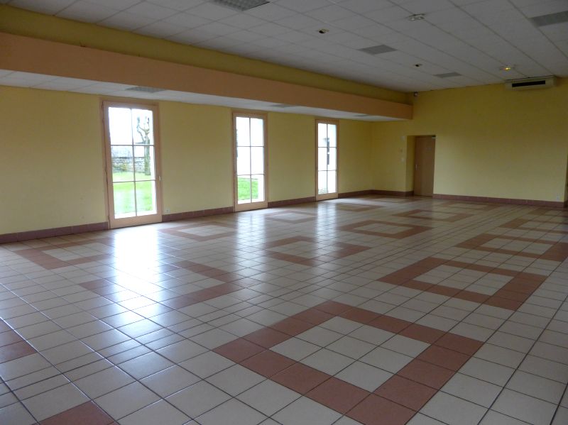 Salle polyvalente - dortoirs