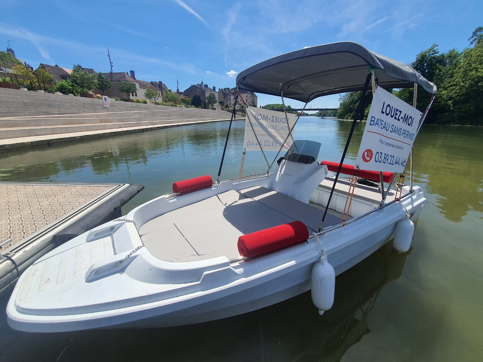 Riva Boat - Location de bateaux sans permis