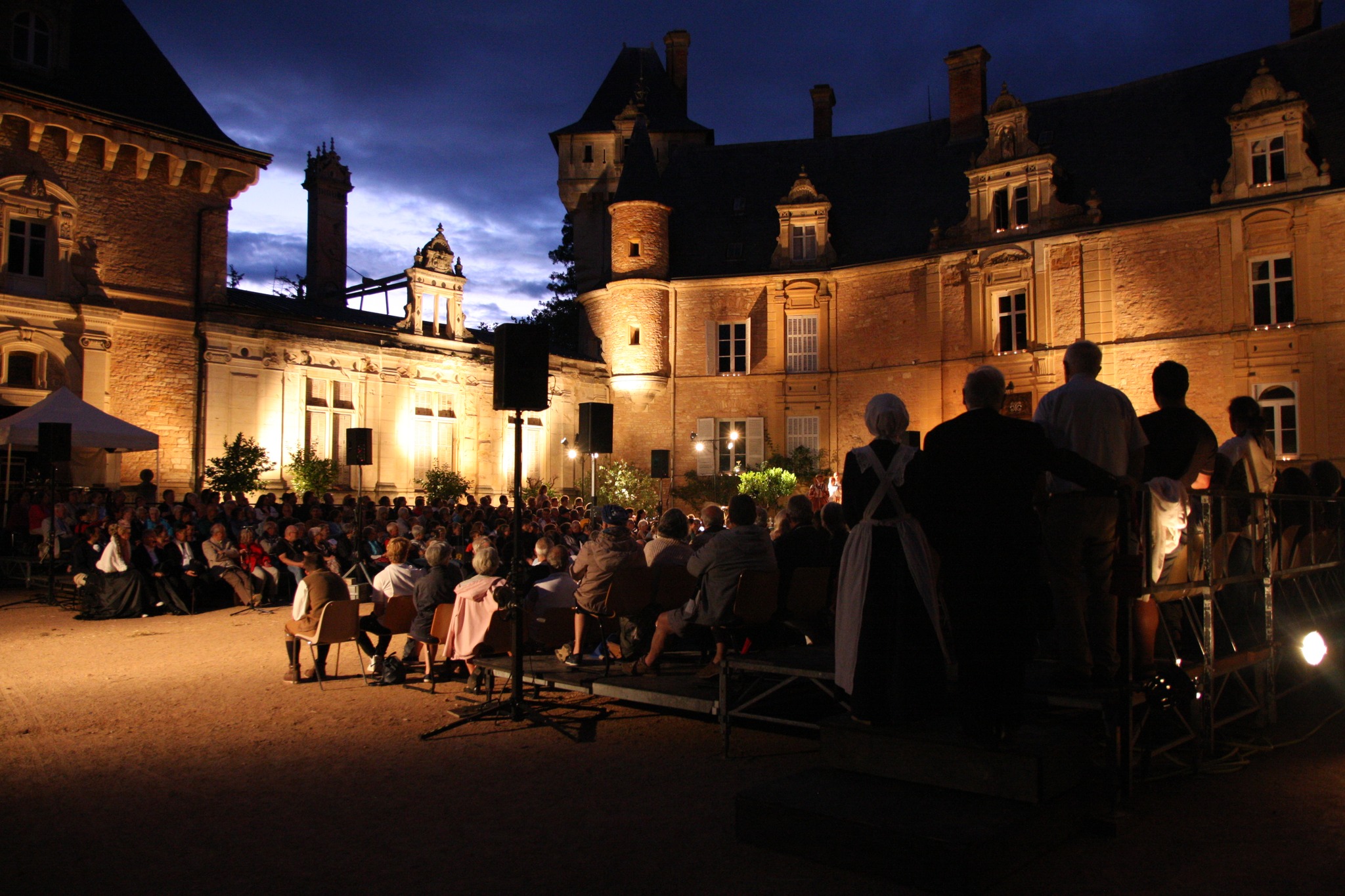 Spectacle au château de Bresse-sur-Grosne :