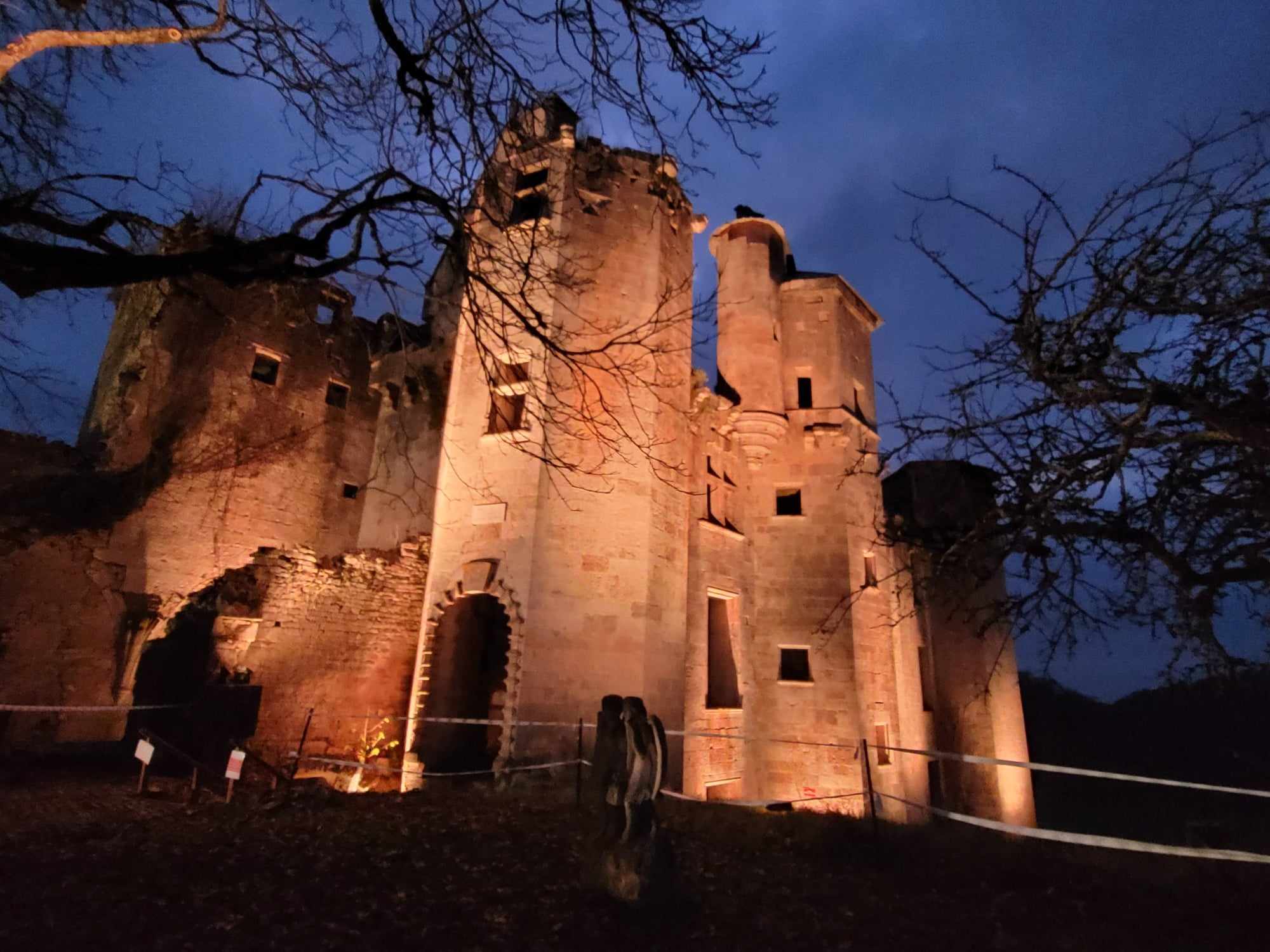 le château de nuit