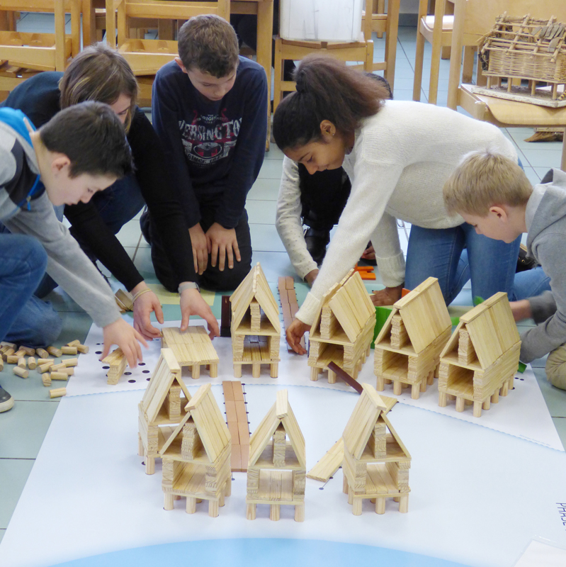 ATELIER VILLAGES NEOLITHIQUES - Crédits : Musée de Lons-le-Saunier/S. Lourdaux-Jurietti