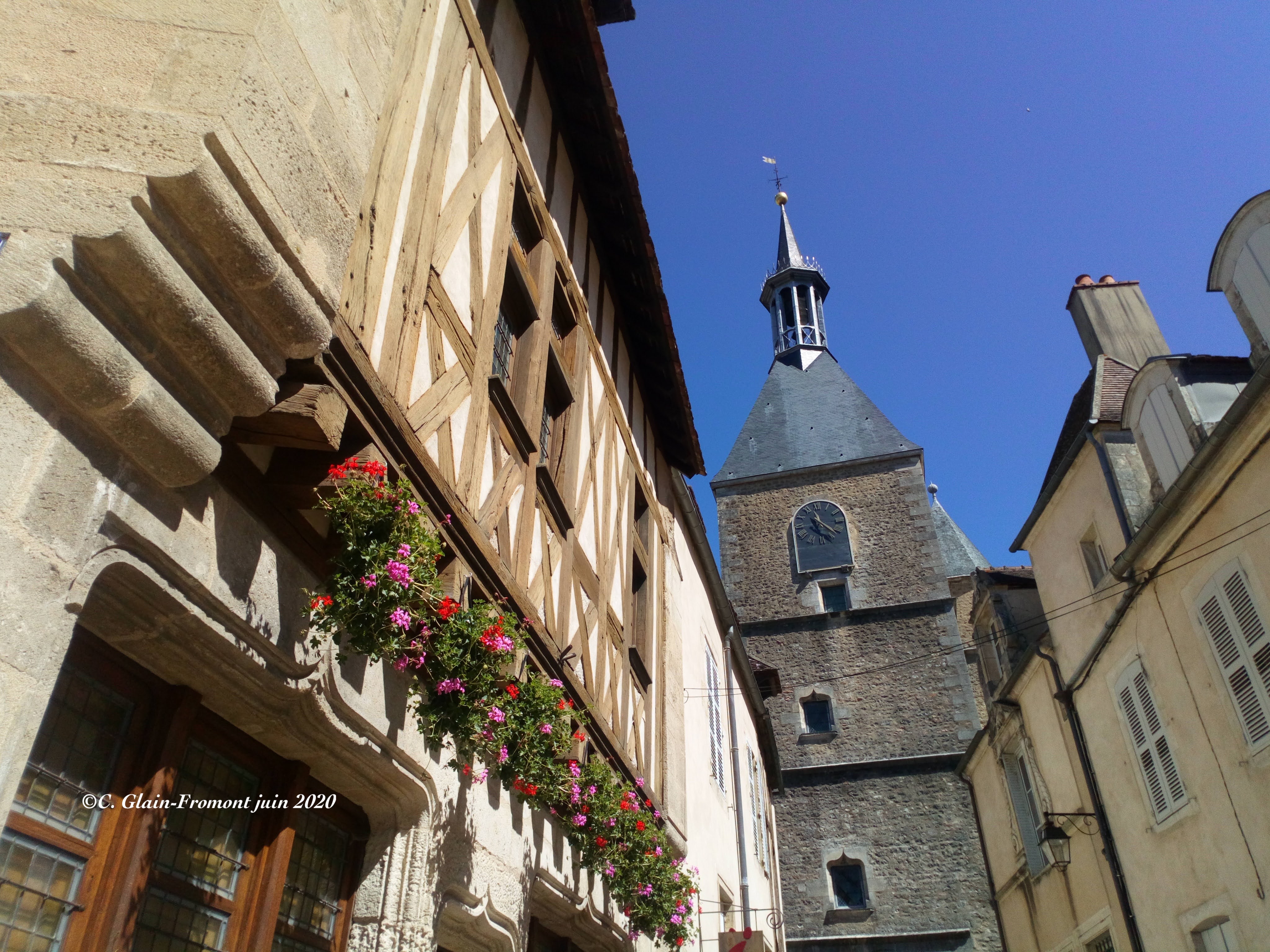 AVALLON le beffroi CGF