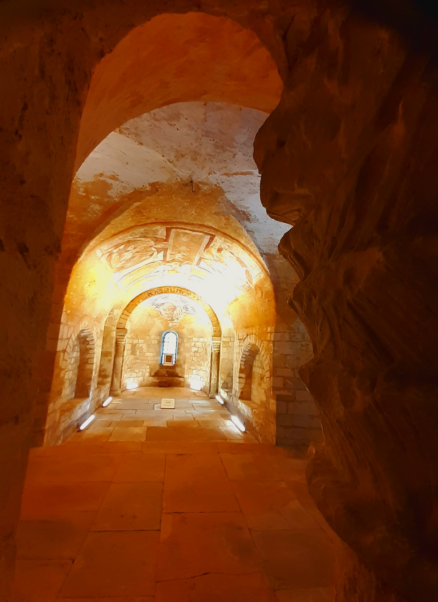 Visite Flash du mois d'Avril : L'extraordinaire crypte Romane de la Cathédrale Saint Étienne !