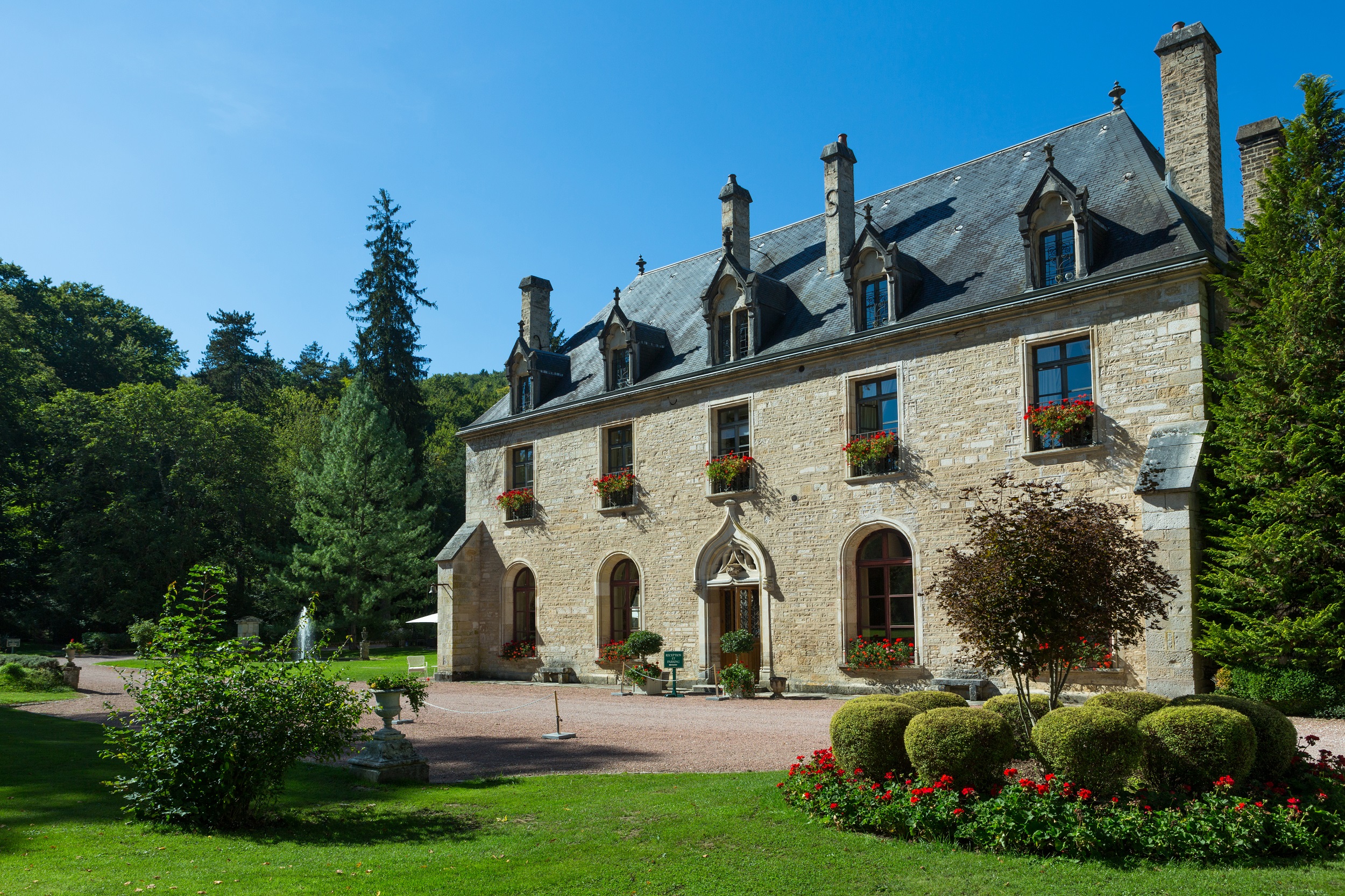 Hôtel-Restaurant Abbaye de la Bussière-sur-Ouche