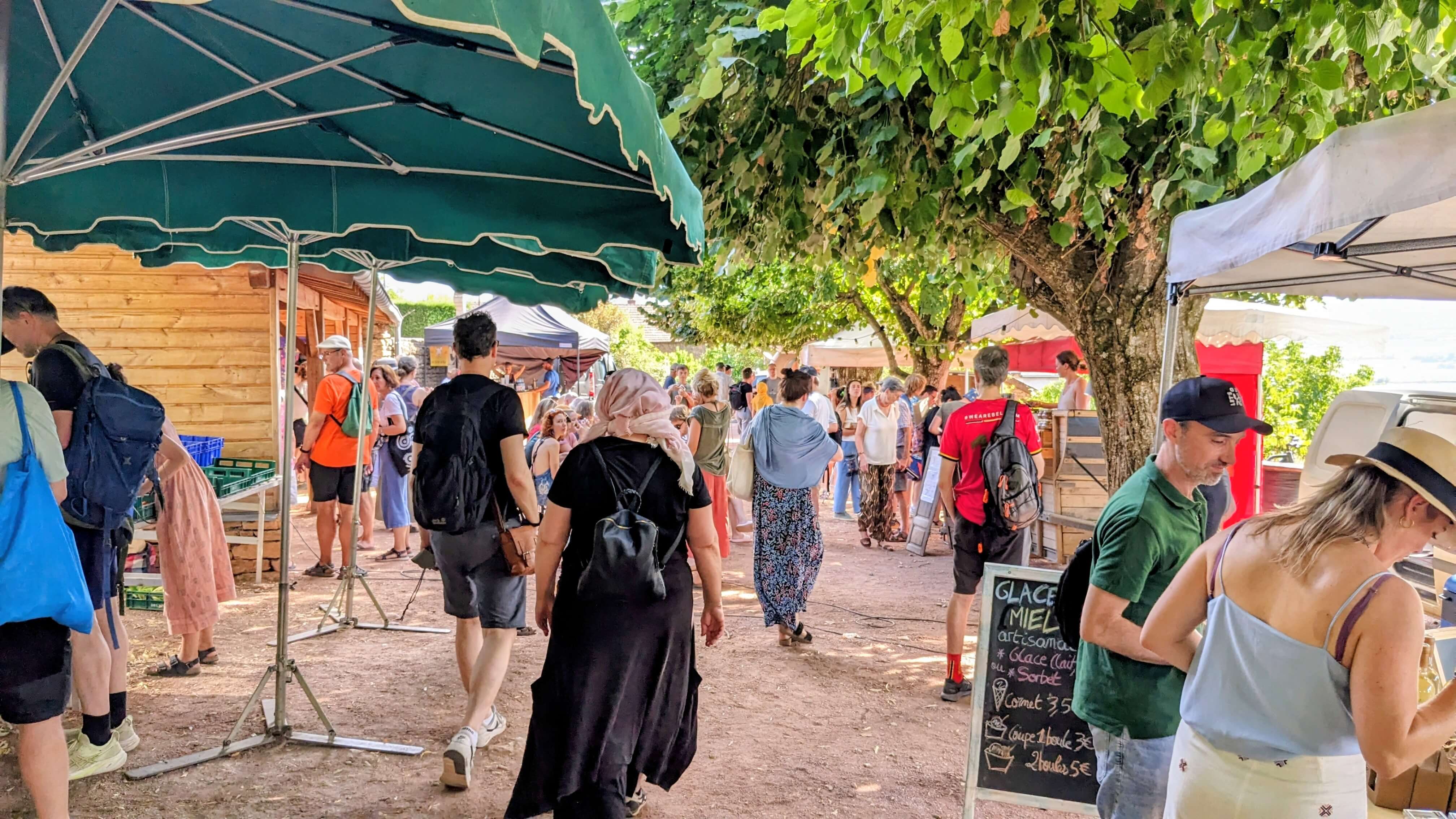 Le marché d'Ameugny
