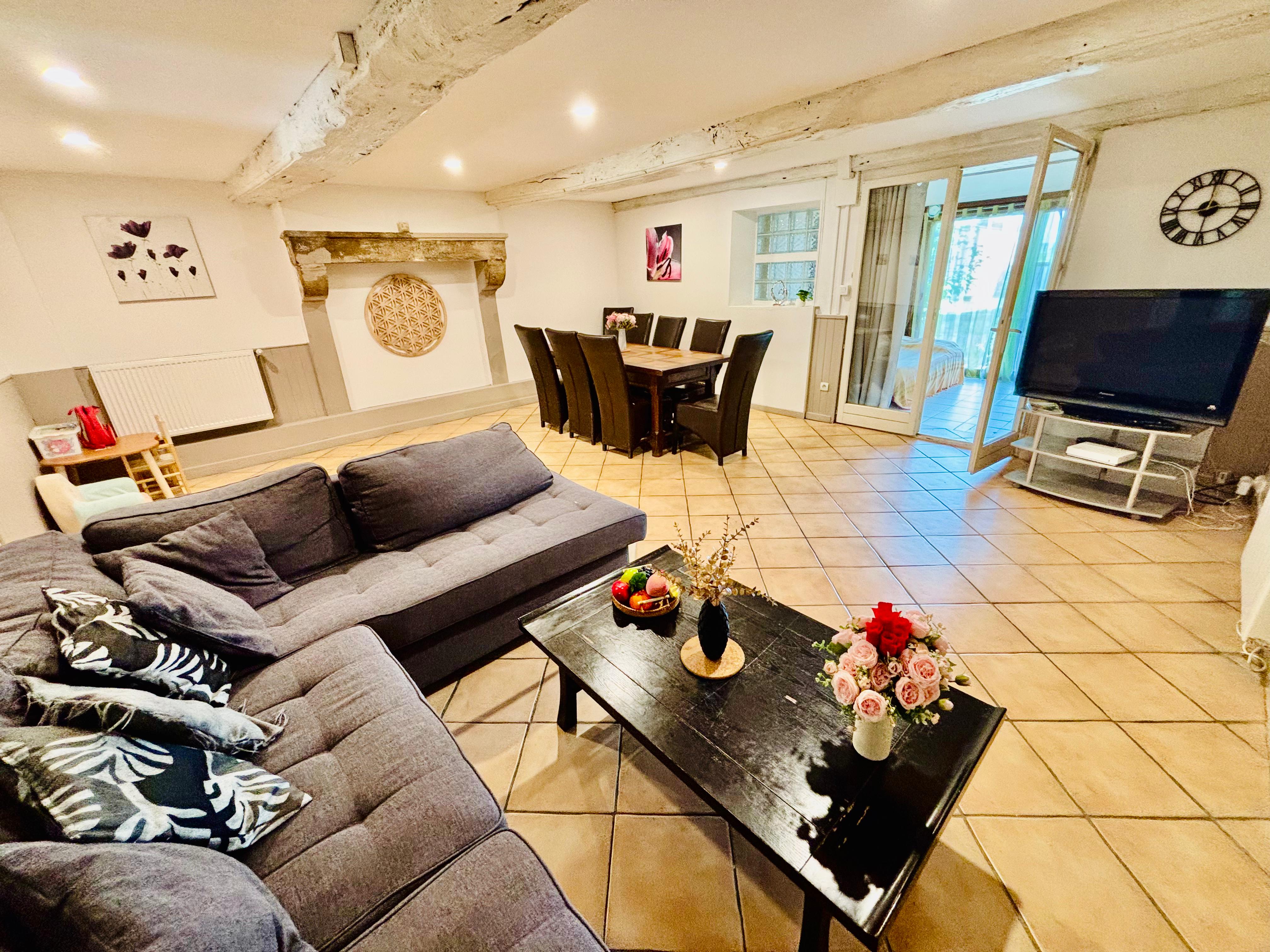 Gîtes de Montvaltin - Appartement 8 pers en RDC