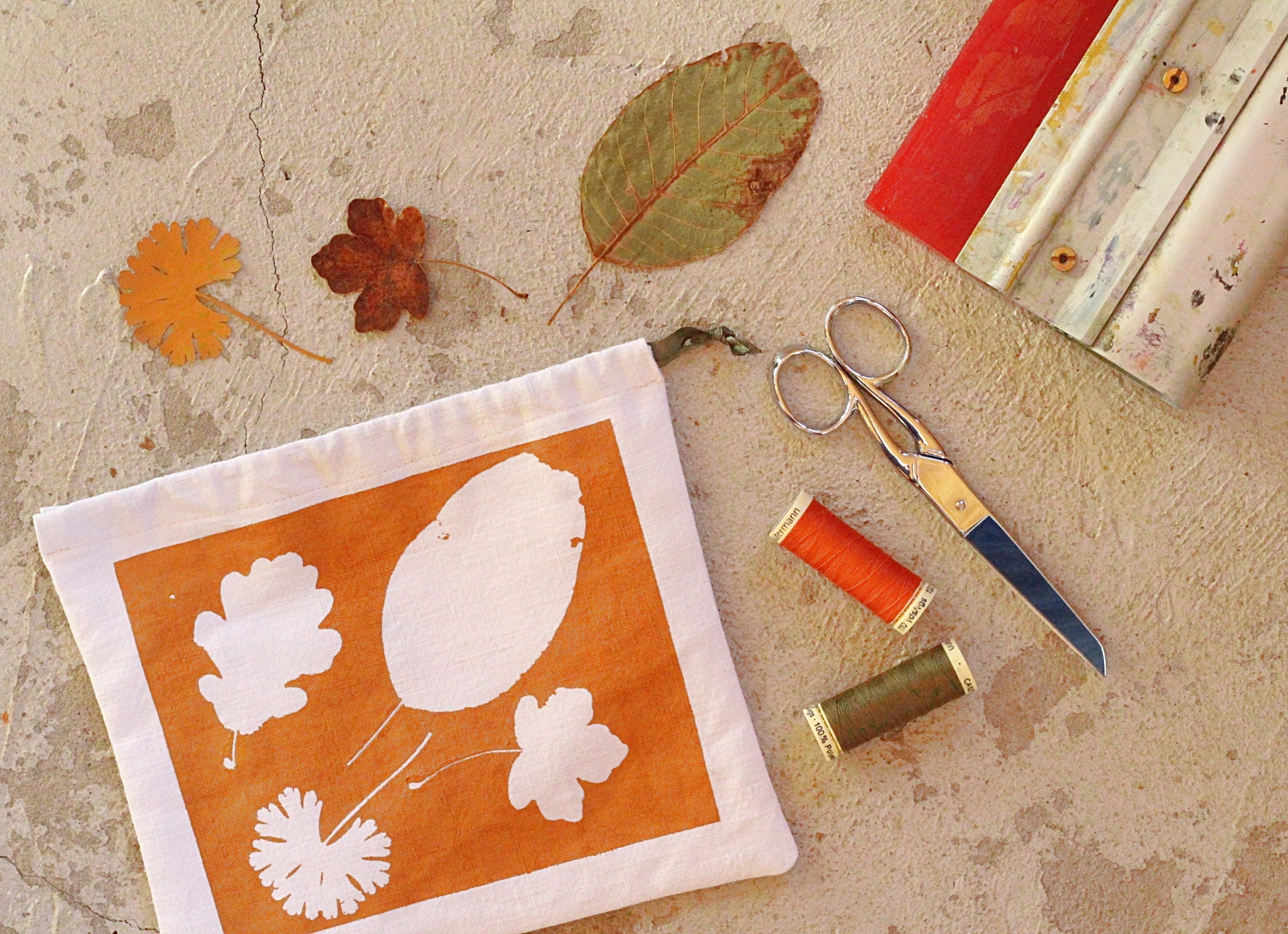 Atelier sérigraphie-couture d'un pochon