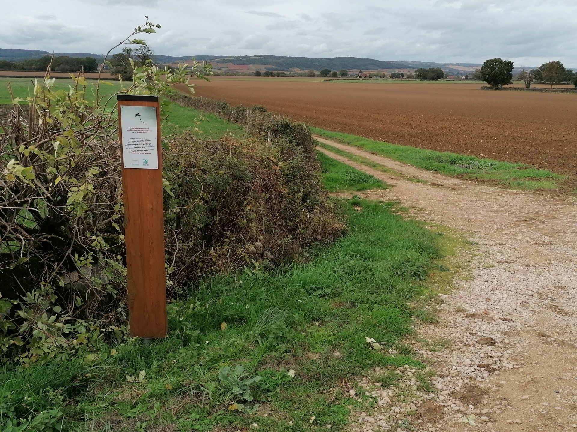 Lieu de parachutage - Seconde Guerre mondiale — Villes & Villages à Saône-et-Loire