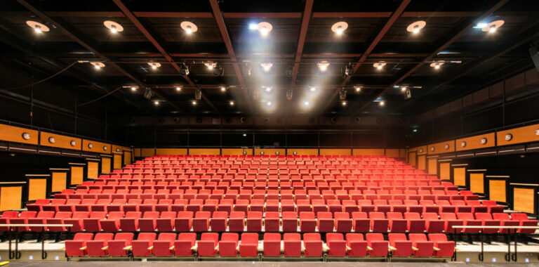 BST-gradins-_web-768x380