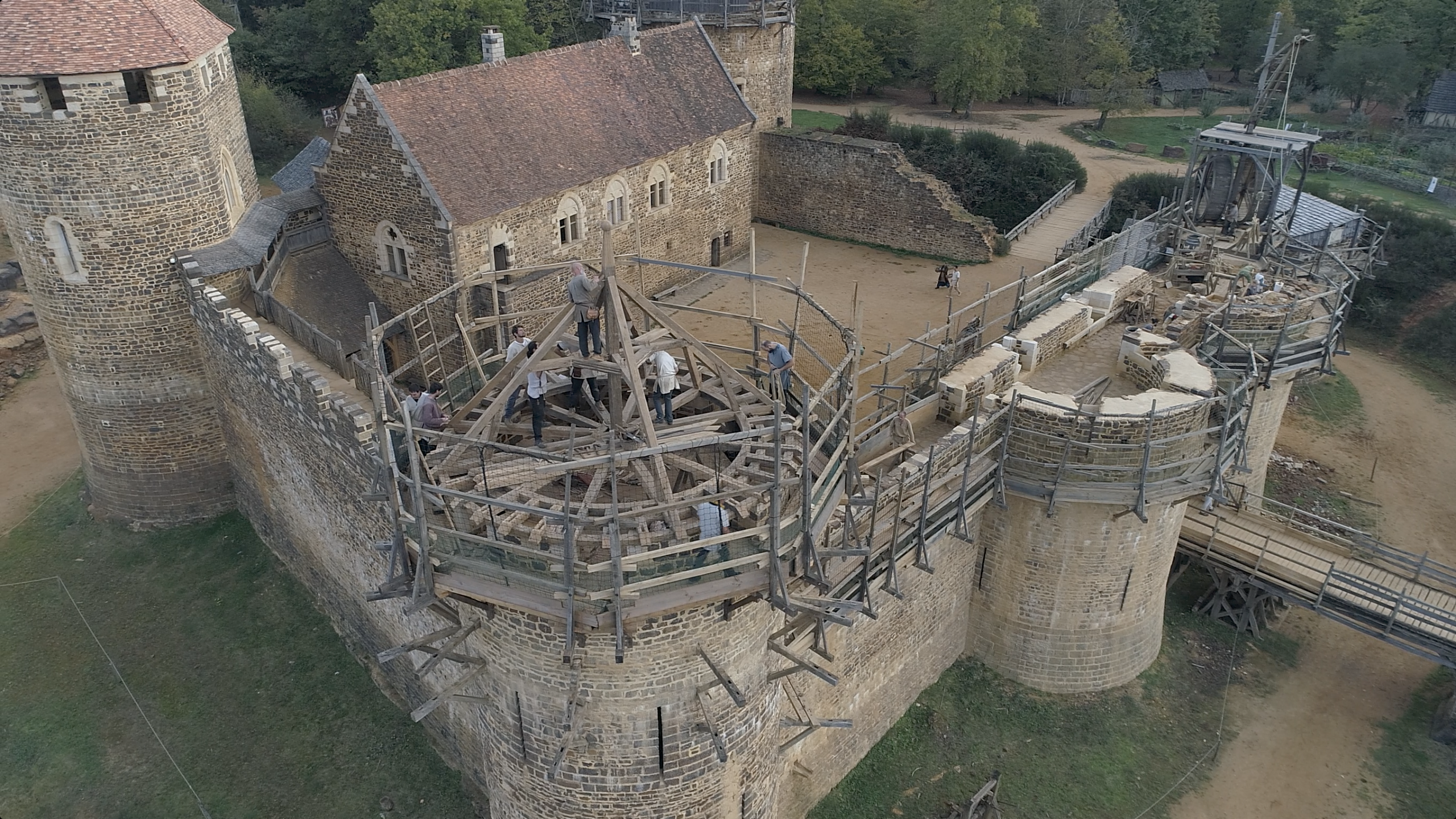 Le Château Fort de Guédelon ; un chantier Médiéval en construction sous vos  yeux !