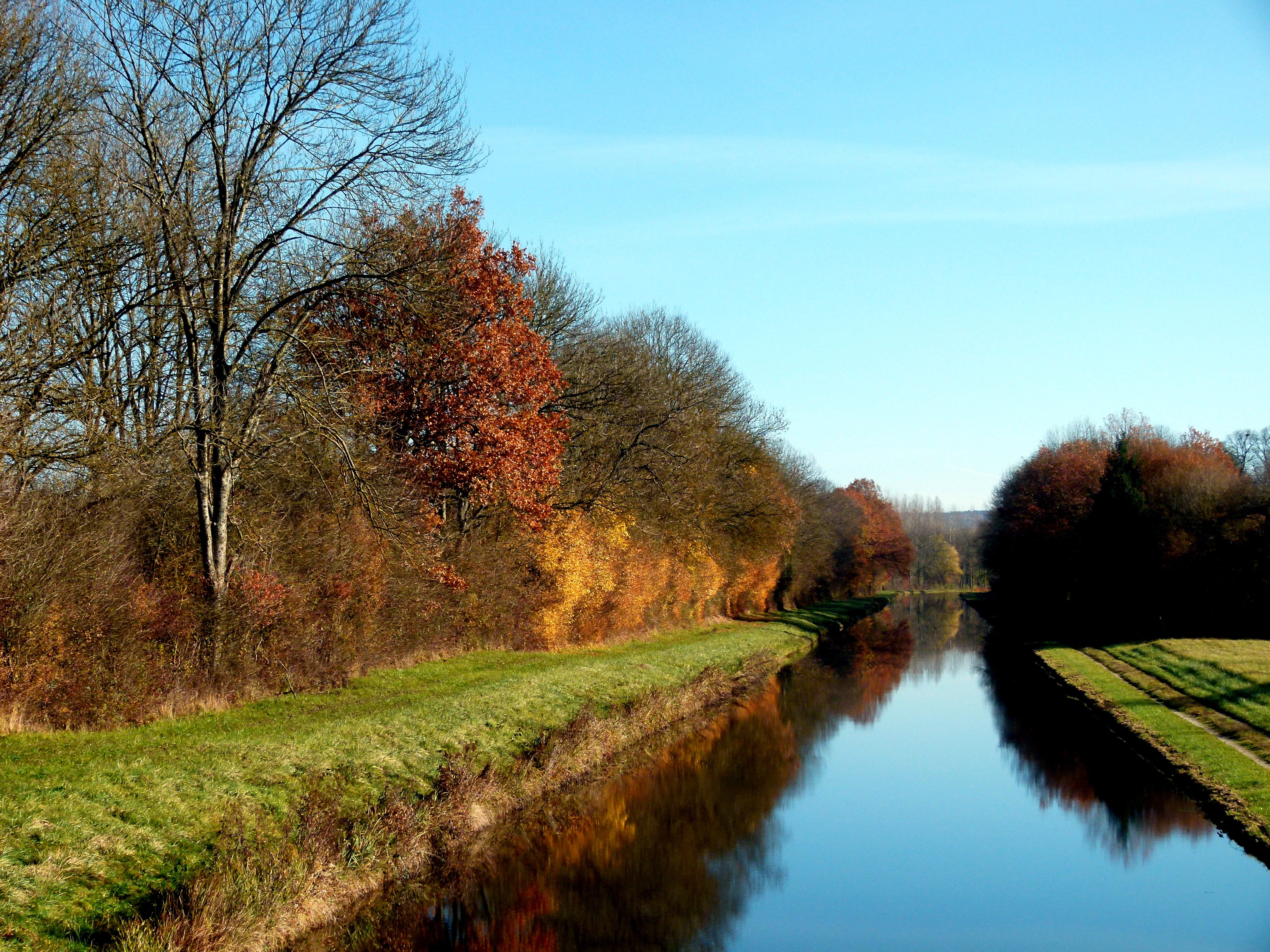 Canal du Nivernais Automne_entre Coulanges et Lucy©MG OTCHN