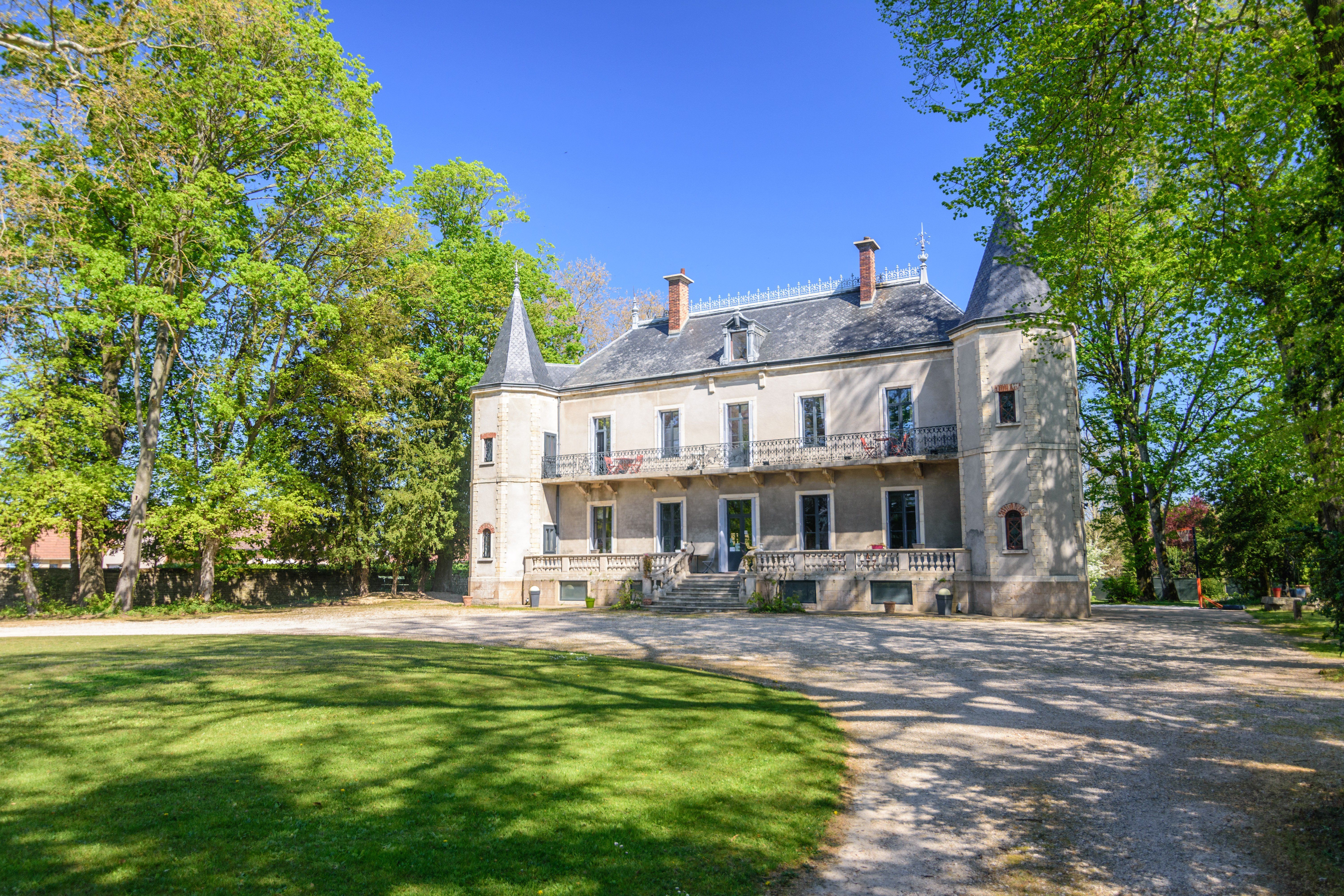 Château de la Villeneuve, chambre d'hôtes à Saint-Marcel