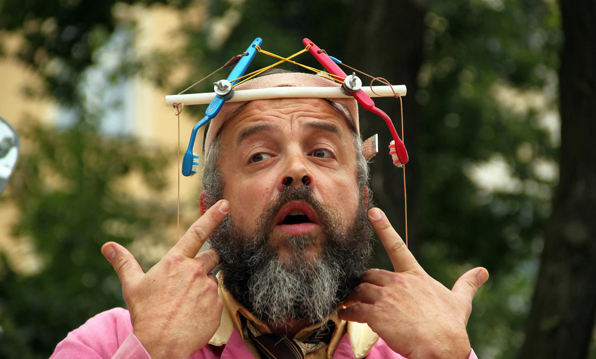 Cie2e_LePUF    ProduitUtileAuxFestivaliers_Photo-Le Sèche à chagrin