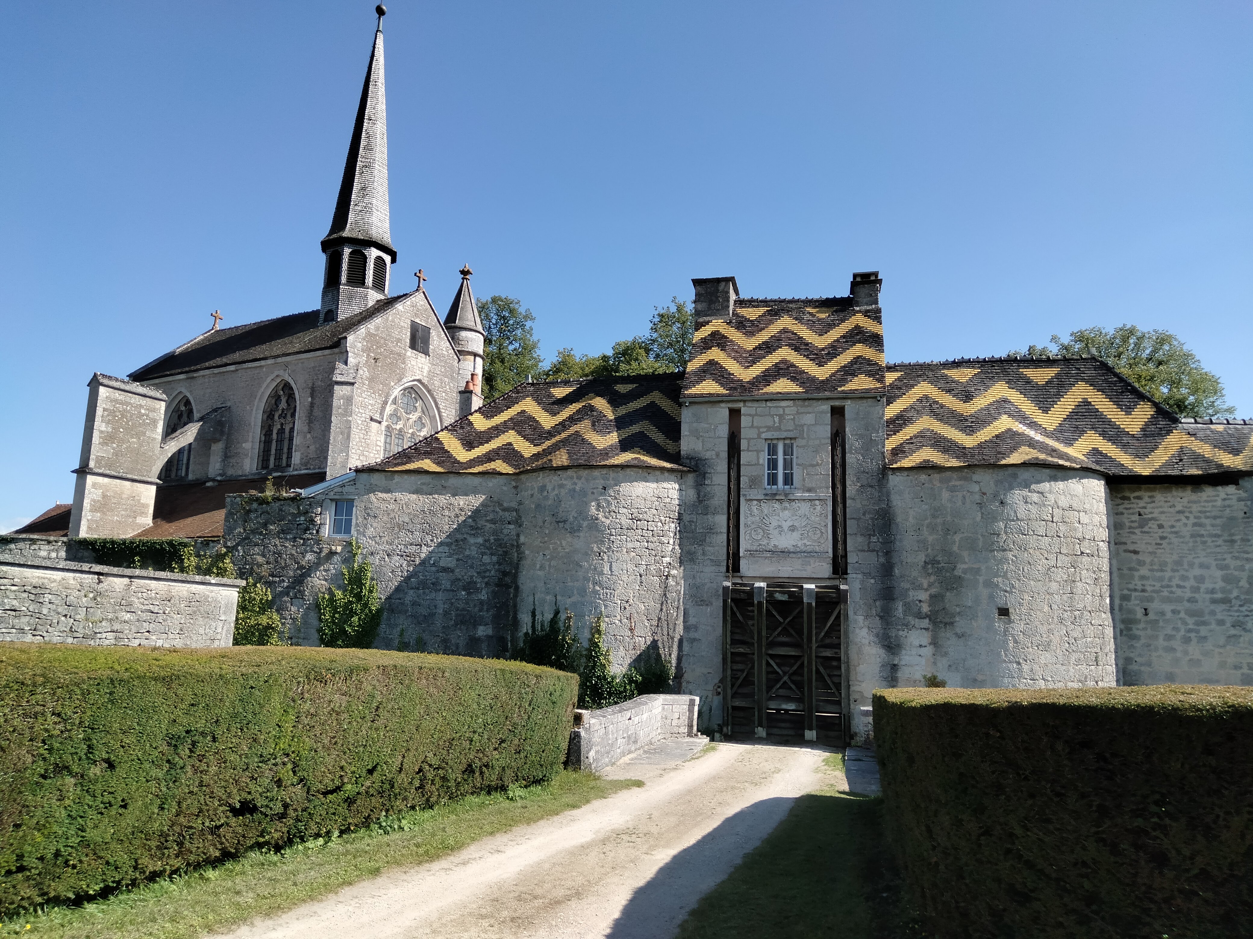 Château et collégiale Saint-Jean