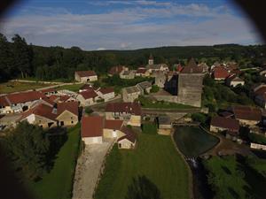 Fondremand, au bord de la source romaine