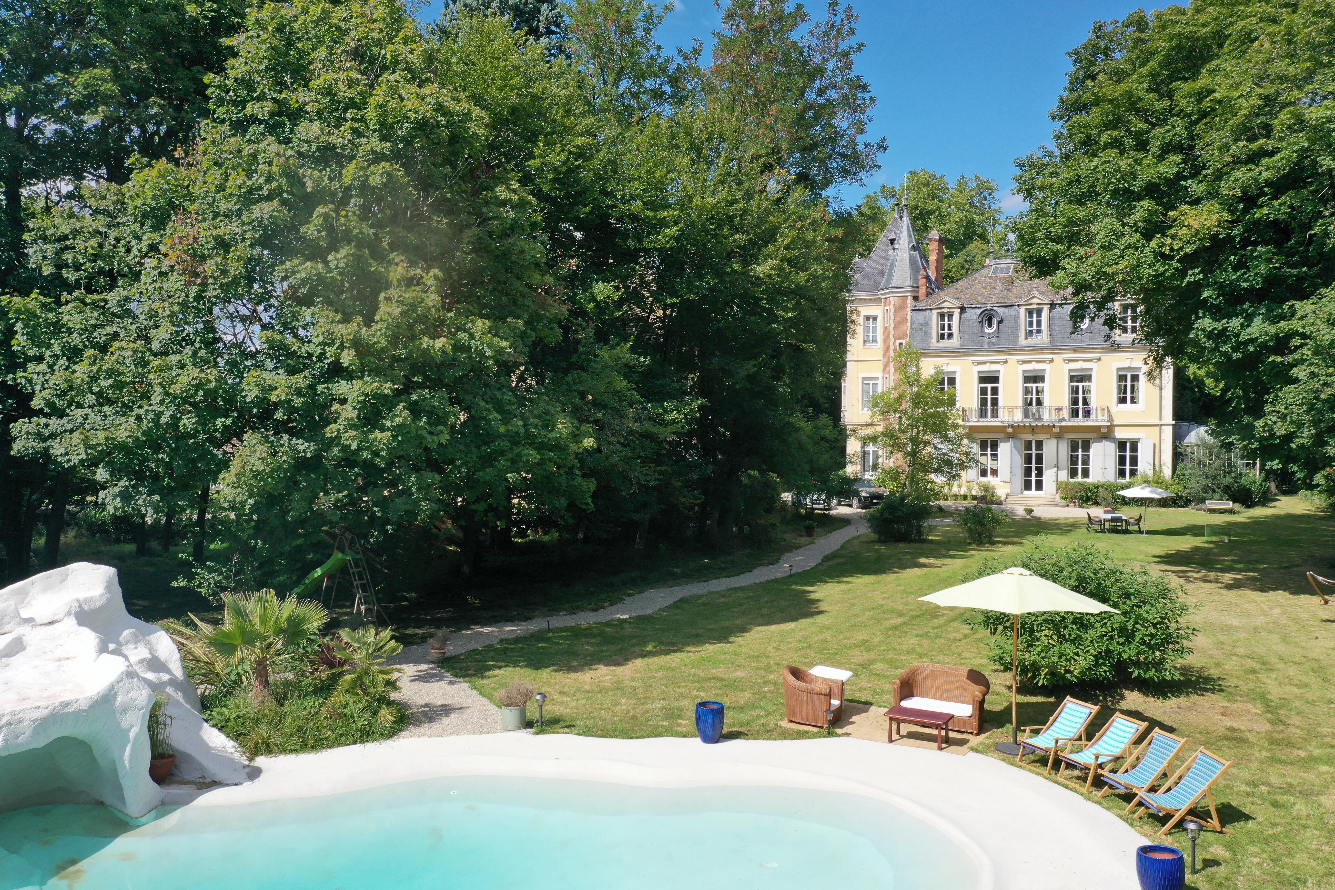 Château de Corcelle - chambres et table d'hôtes, chambre d'hôtes à Châtenoy-le-Royal