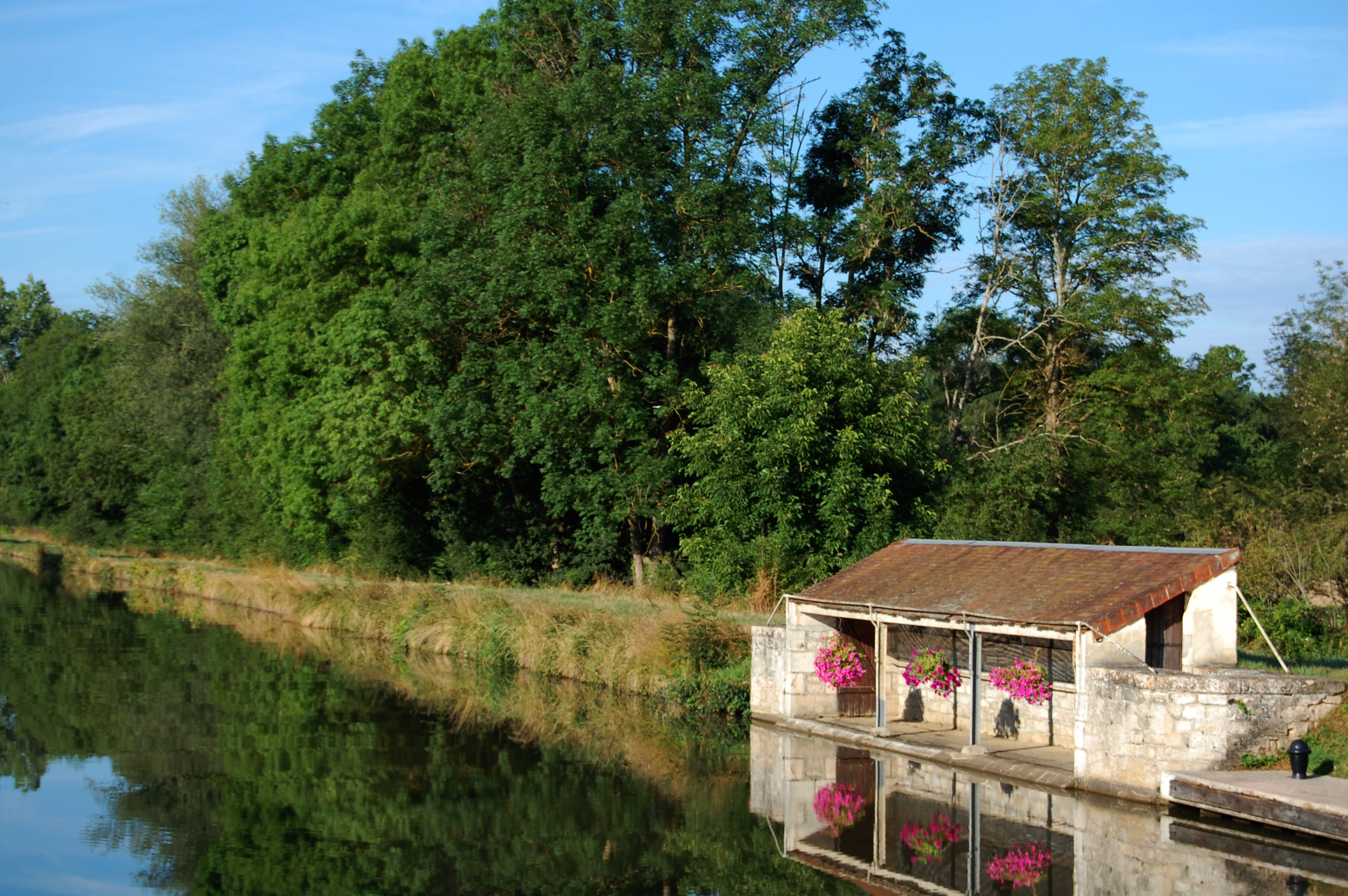 Entre roches et canal