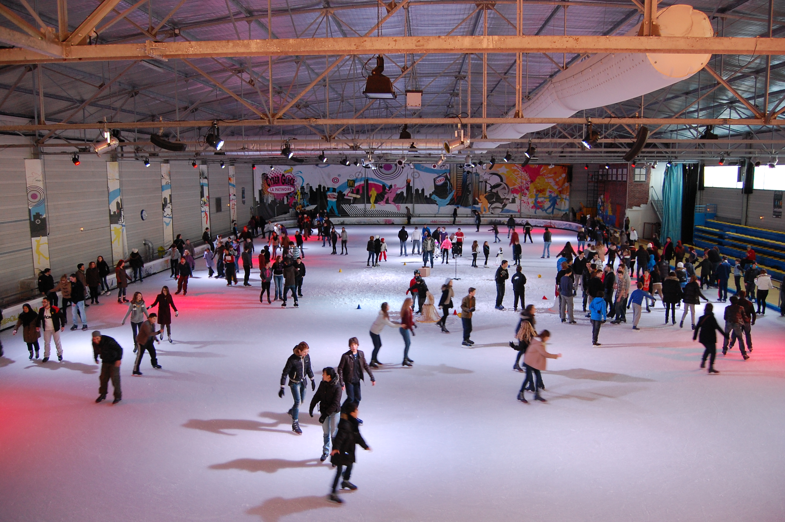Patinoire CyberGlace — Piscinas y Bienestar à Yonne