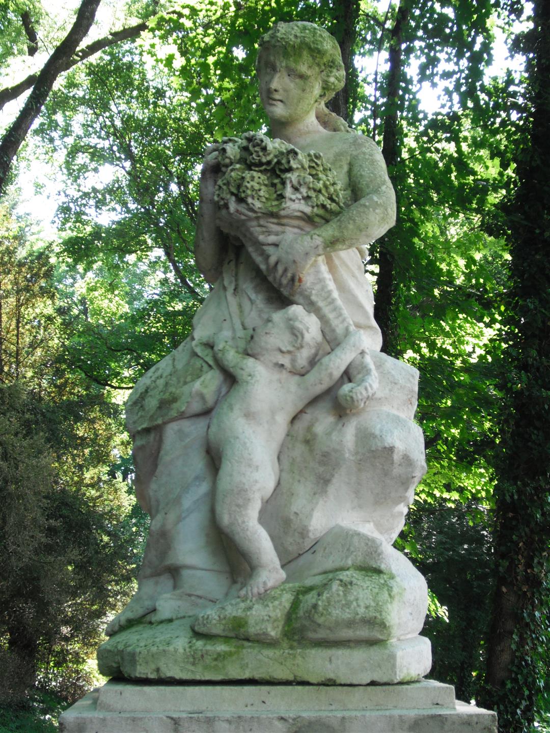 Jardin à la française du château de Jallerange