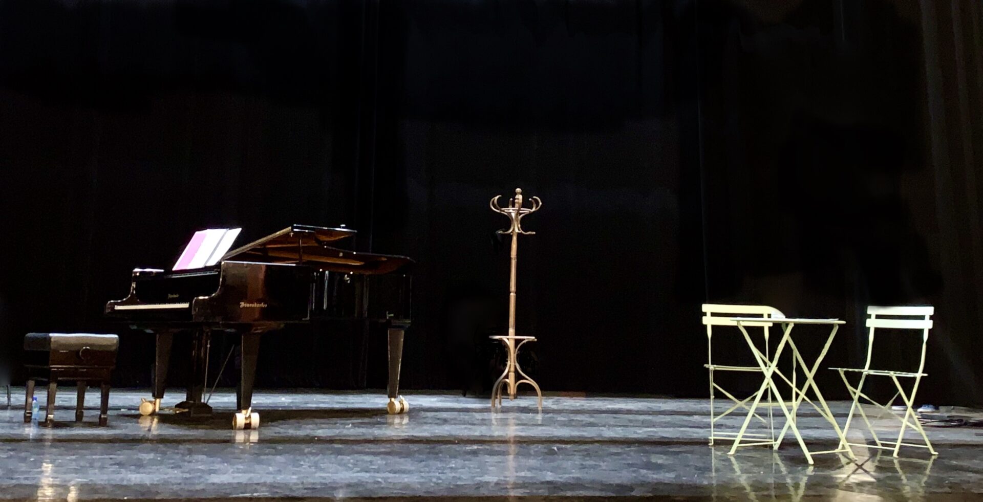 Donnez-moi les mots et je vous chanterai la note