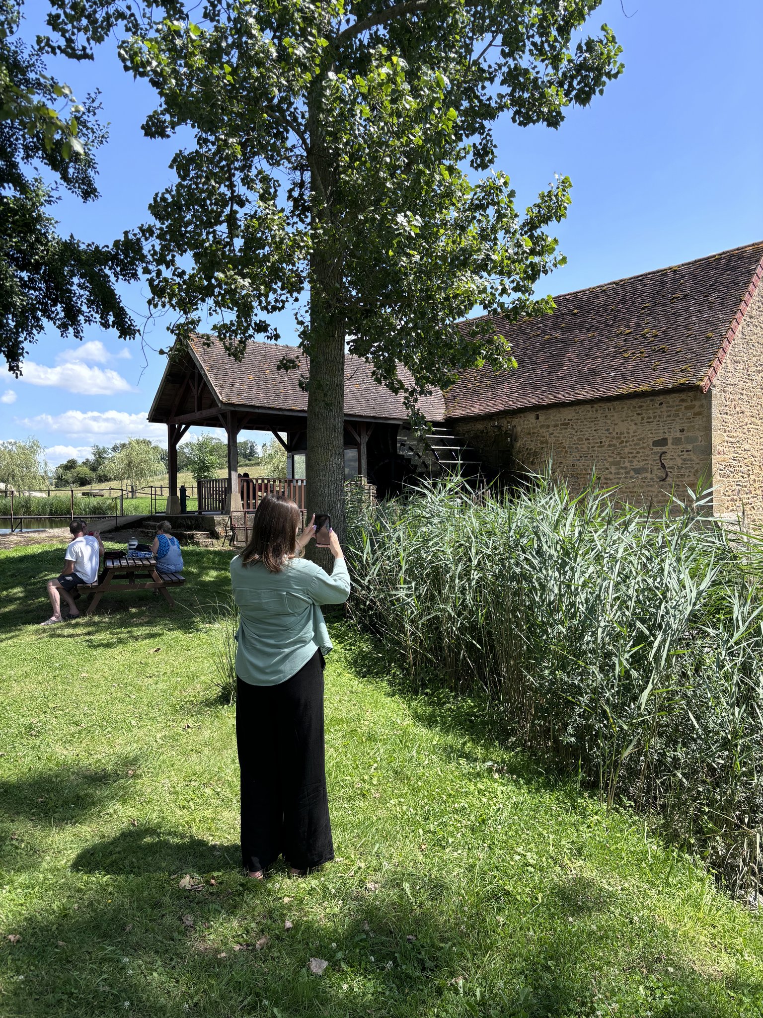 Repas au bord de l'eau