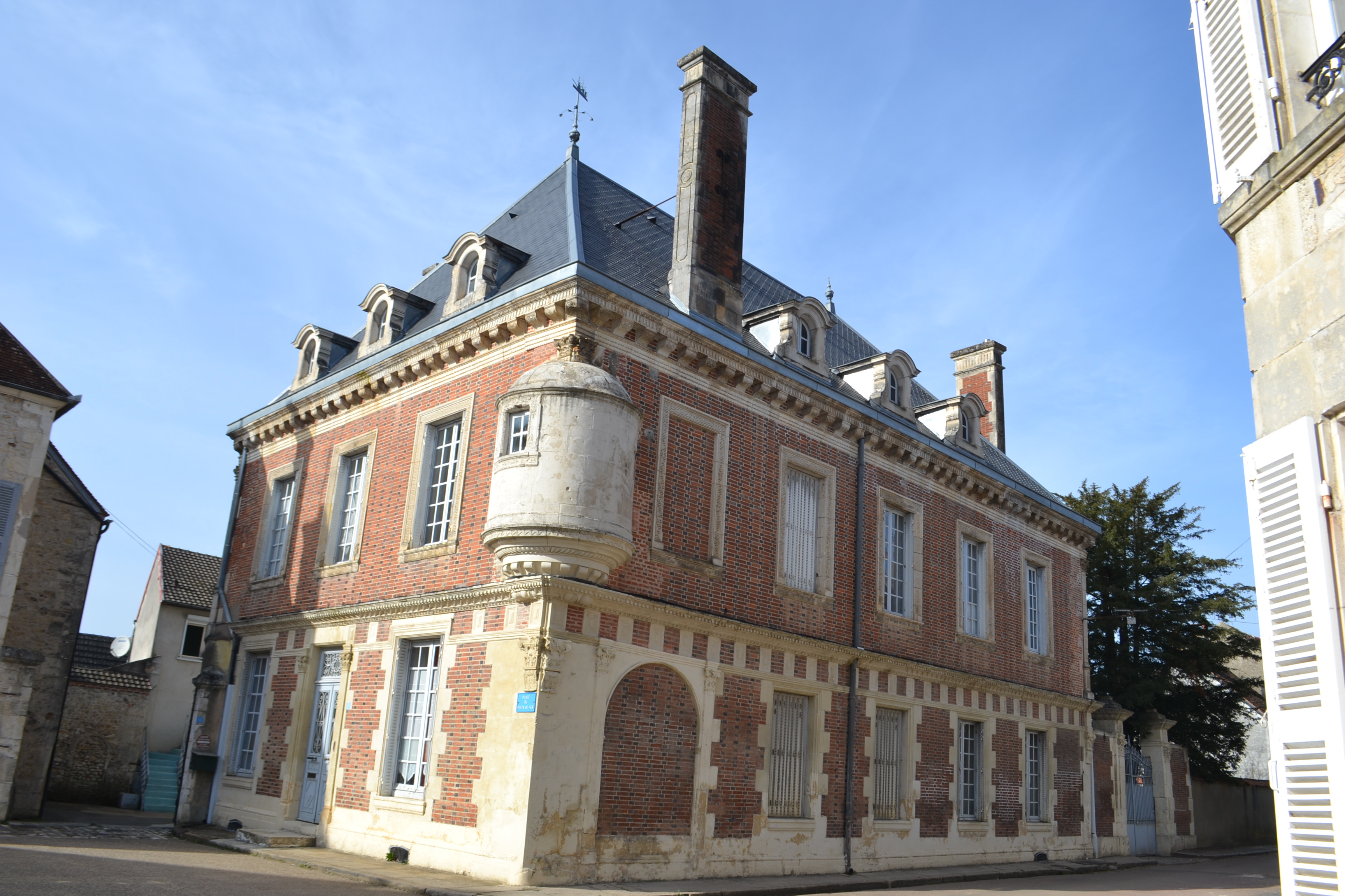 ENTRAINS-SUR-NOHAIN, DE L’ANCIENNE CITE GALLO-ROMAINE A AUJOURD’HUI